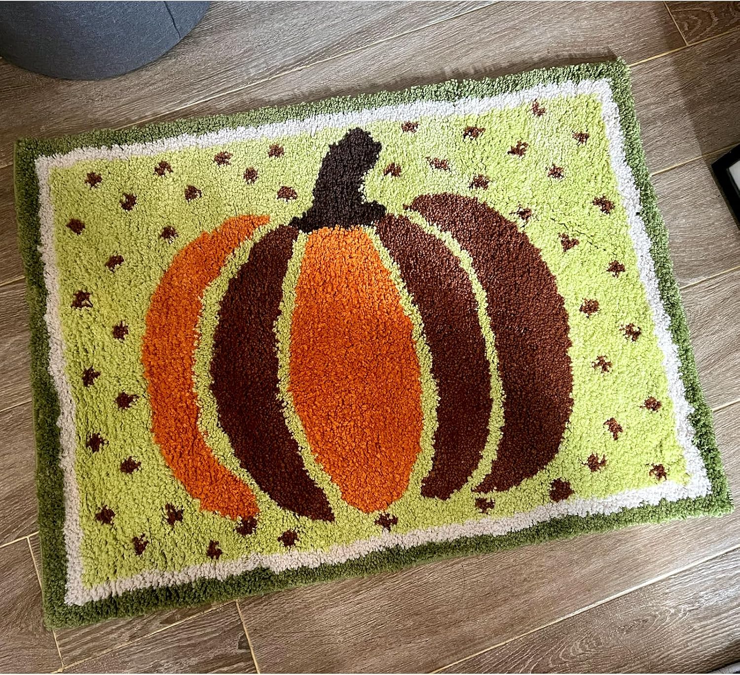 Pumpkin Bath Mat,Bathroom Rugs,Non-Slip Bathroom Rugs,Fall Rug,Home Decor,Green Bath Mat,Machine Washable Bath Rug for Shower Bedroom and Living Room 23.6" X31.5 (Green)