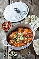 Vista 5 de Le Creuset - Olla holandés redonda con tapa de cocina, hecha de hierro fundido esmaltado, de 6.75 cuartos de galón de capacidad, color merengue