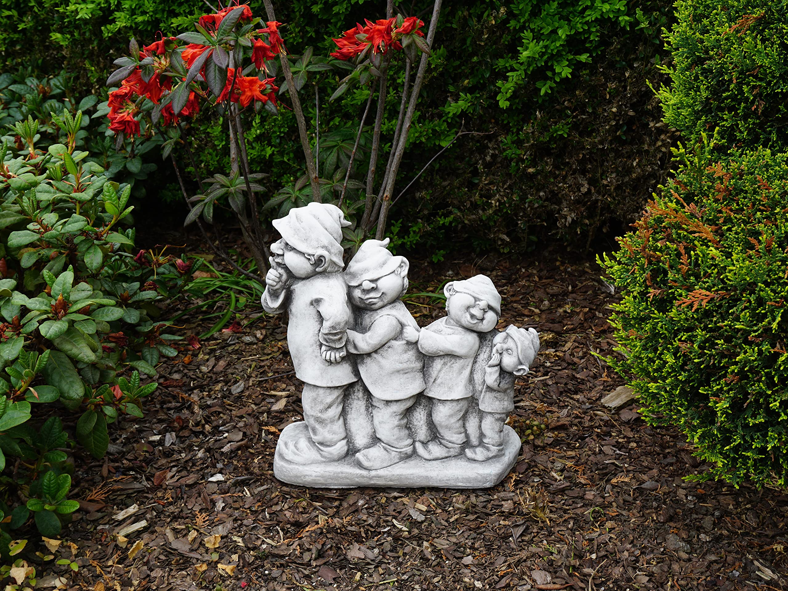 gartendekoparadies.de Gnom-Truppe, Steinfigur Wichtel, H. 34 cm, 12 kg, Grau, frostsicher aus Steinguss für Außenbereich