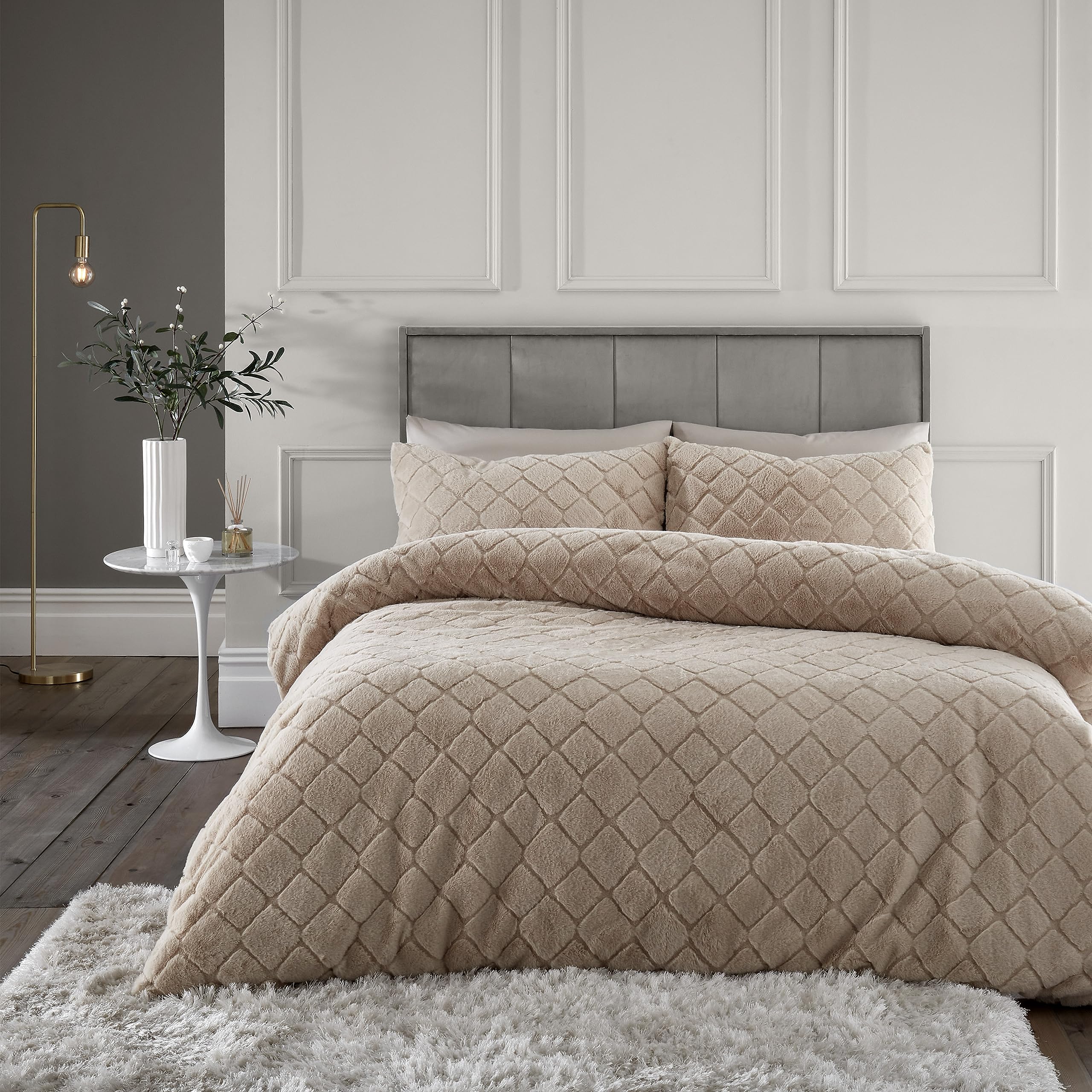 Catherine Lansfield Cosy Diamond Faux Fur Single Duvet Cover Set with Pillowcase Natural