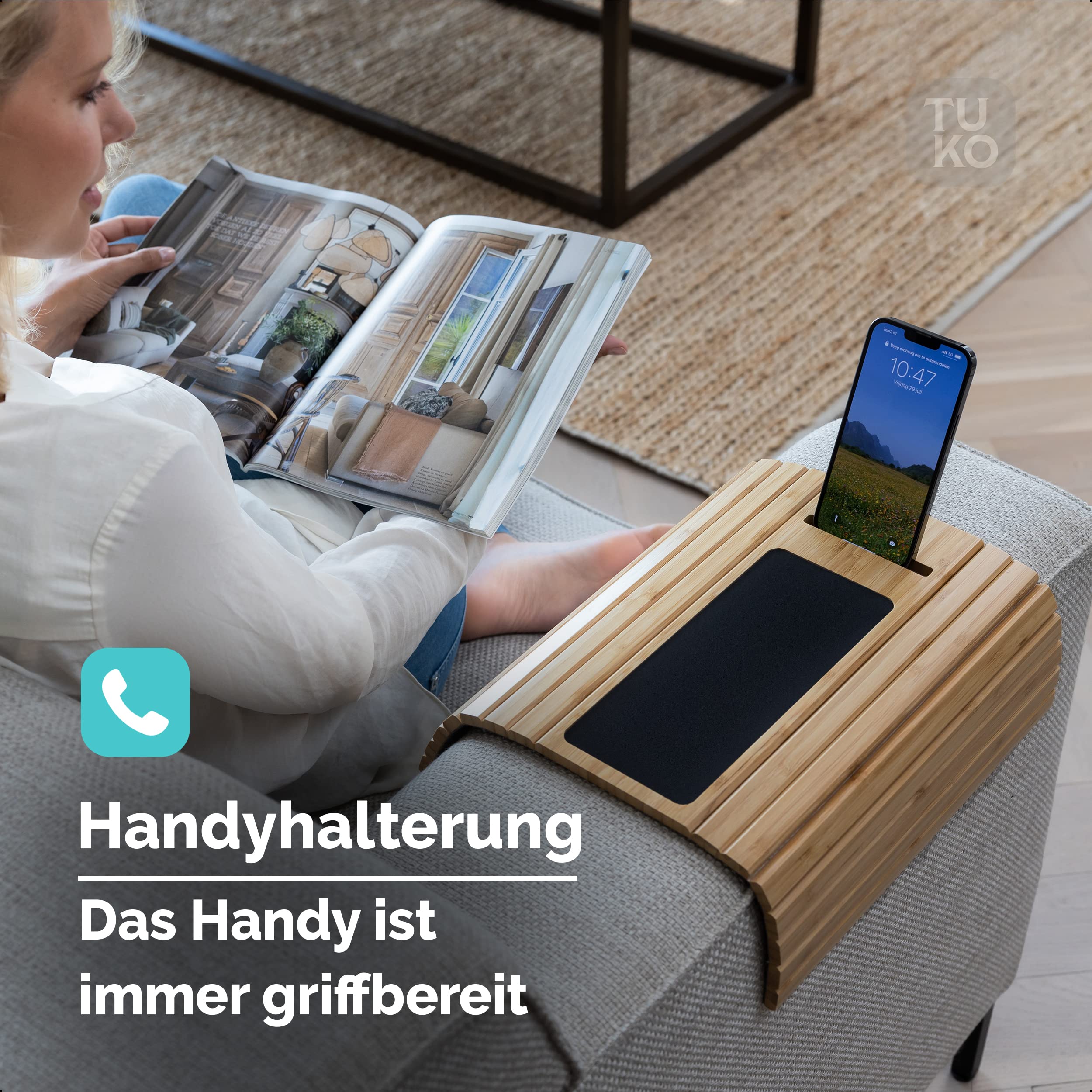Tuko Banco de bandeja para apoyabrazos de bambú flexible con soporte para teléfono - Sofá y silla Soporte para bebidas y alfombrilla de ratón - Mesa de sofá de madera y organizador para el sofá y el