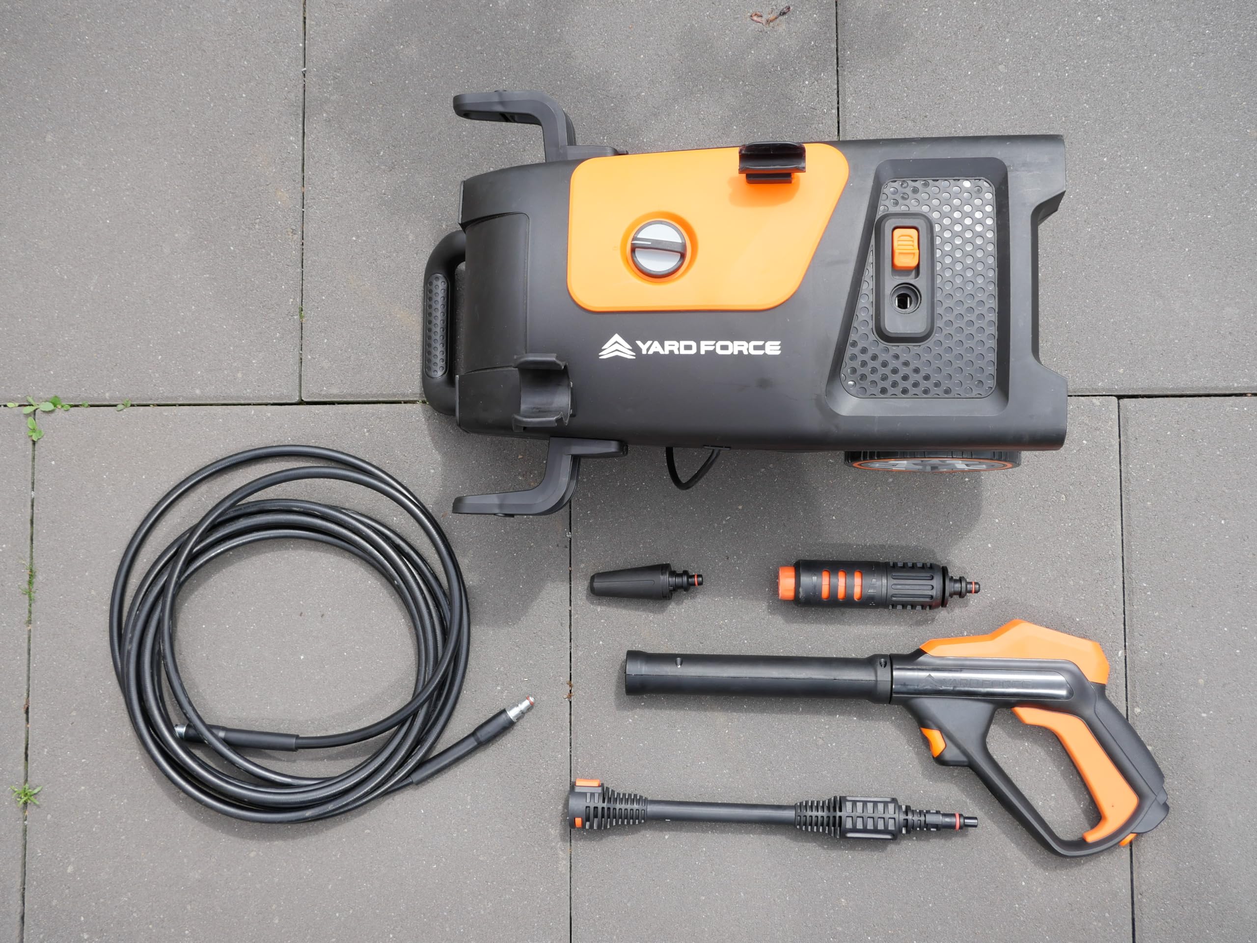 Yard Force EW U11B - Lavadora de Alta presión, 1600 W, presión de Trabajo máx. 120 Bar, Flujo de Agua de 400 l/h, Pistola de Alta presión, Boquilla Turbo, Manguera de presión de 3 m, Soporte para