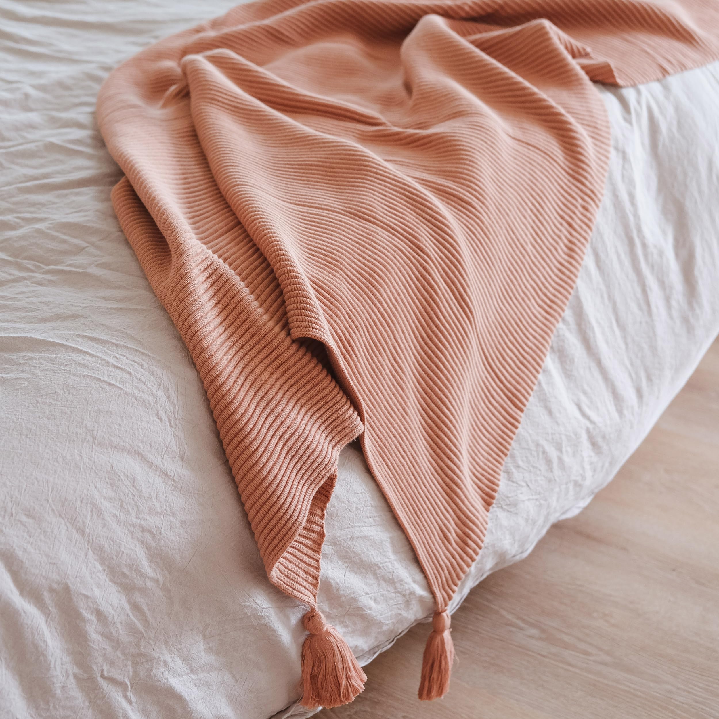 Überwurfdecke Aus 100% Baumwolle, Rippstrick Mit Quasten – Warm & Atmungsaktiv, Farbe ‚Baked Clay‘