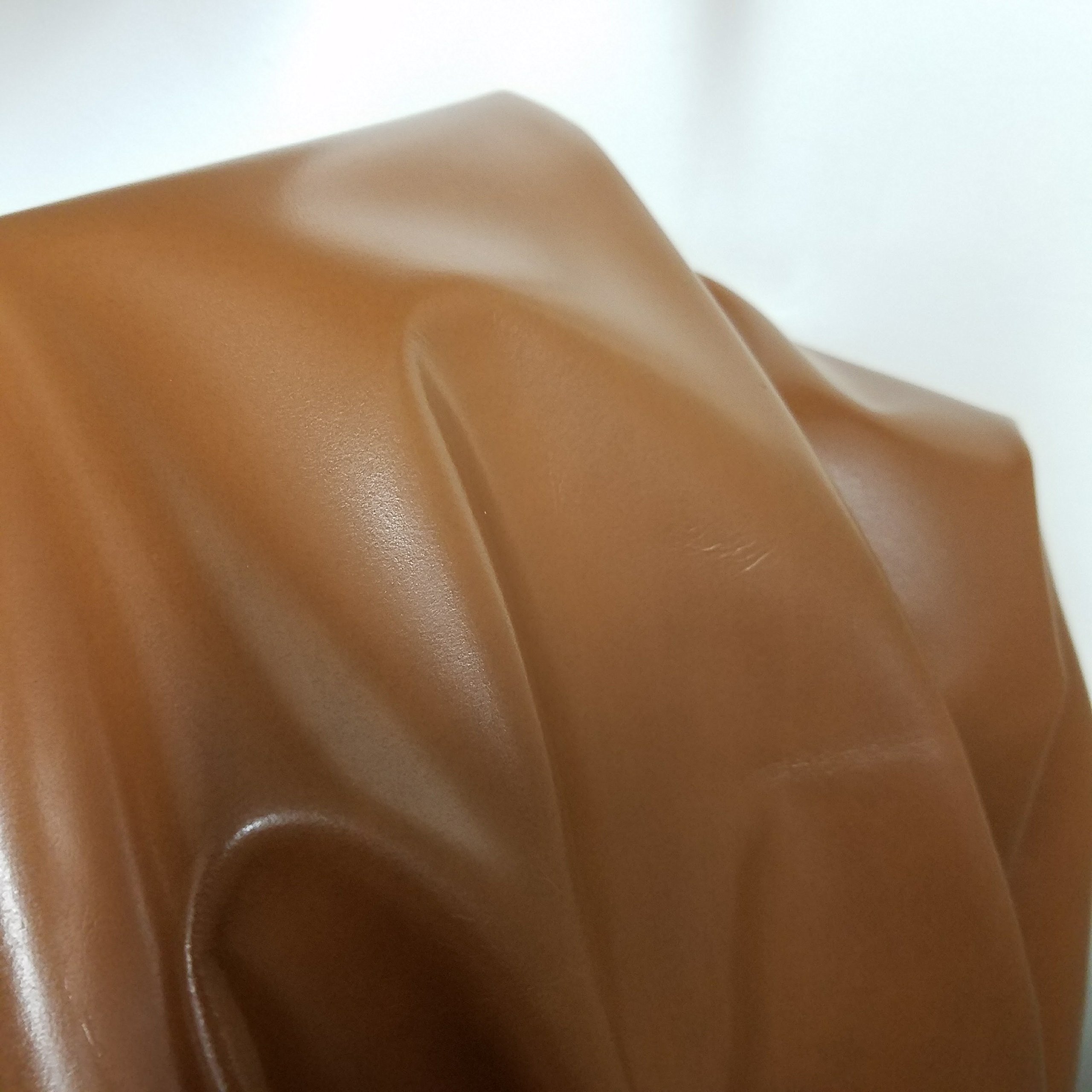NAT LeathersChestnut Tan Vegetable Tanned Crafting Calf Cowhide Genuine Leather Hide Skin 18 to 22 Square Feet 2.5 Oz. (Chesnut)
