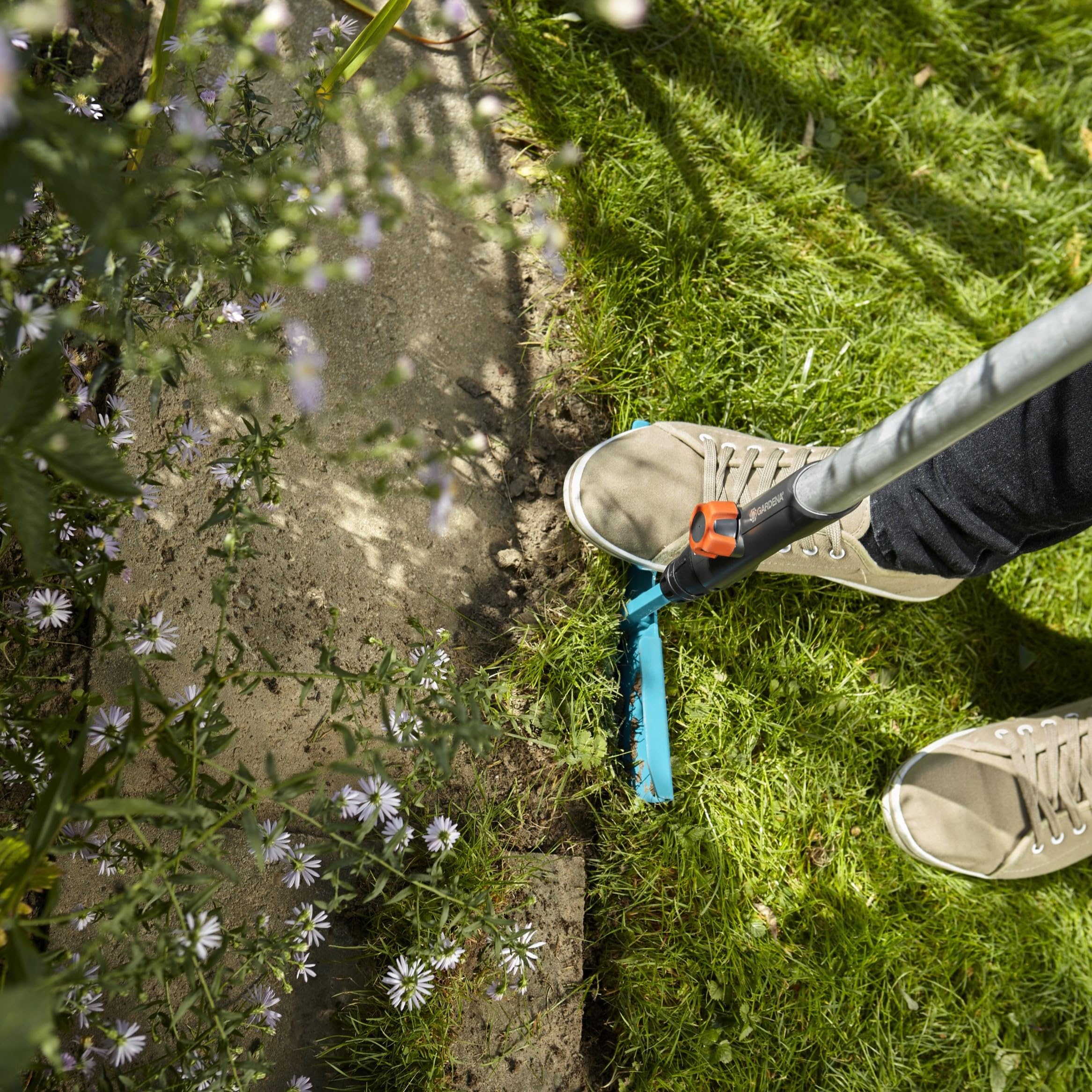 Gardena Dresse-Bordures Combisystem de Taille-Bordures de pelouse Pratique avec Lame en Acier résistant à la Corrosion, pour Tous Les Manches CS (3149-20)