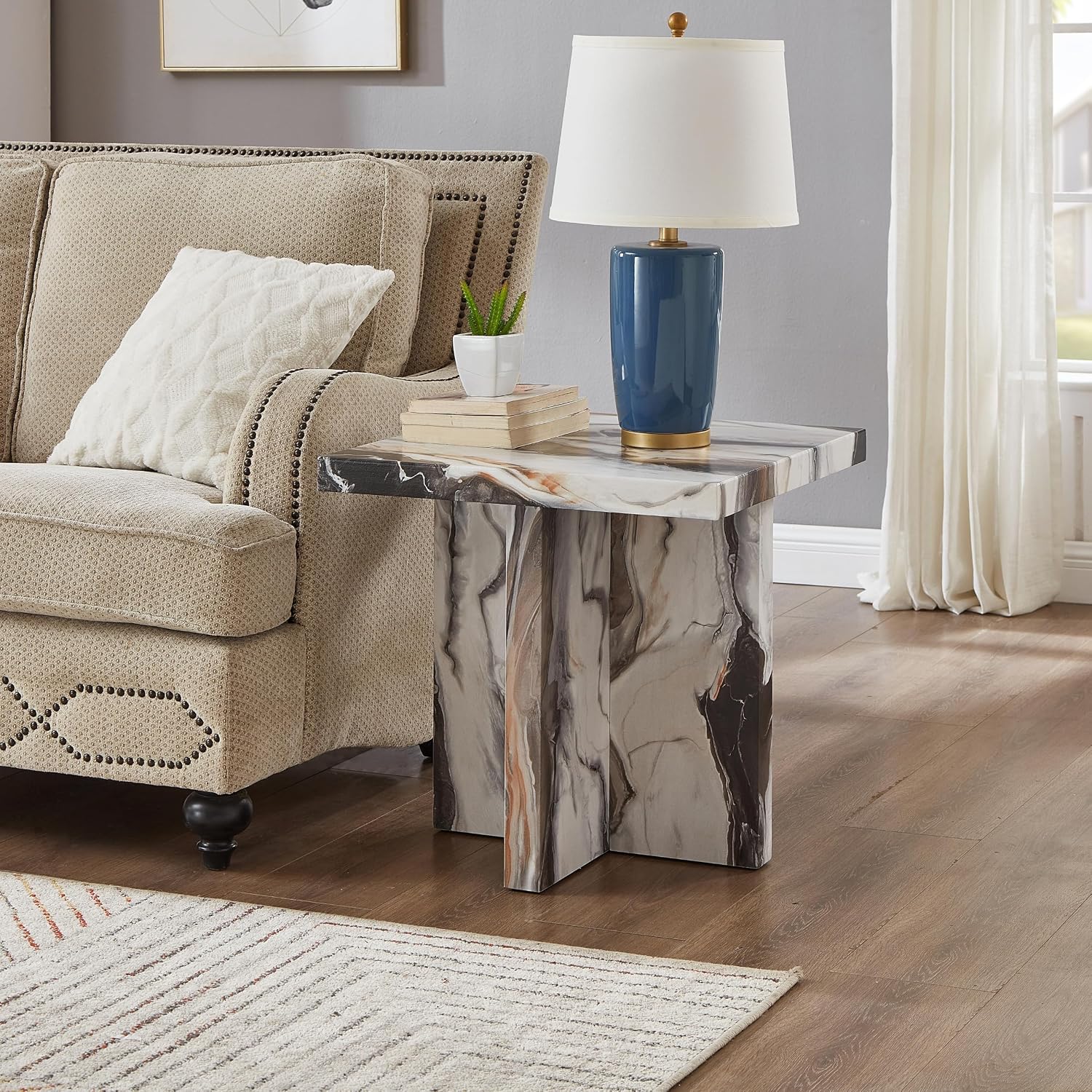 Faux marble side table dupe for small living rooms