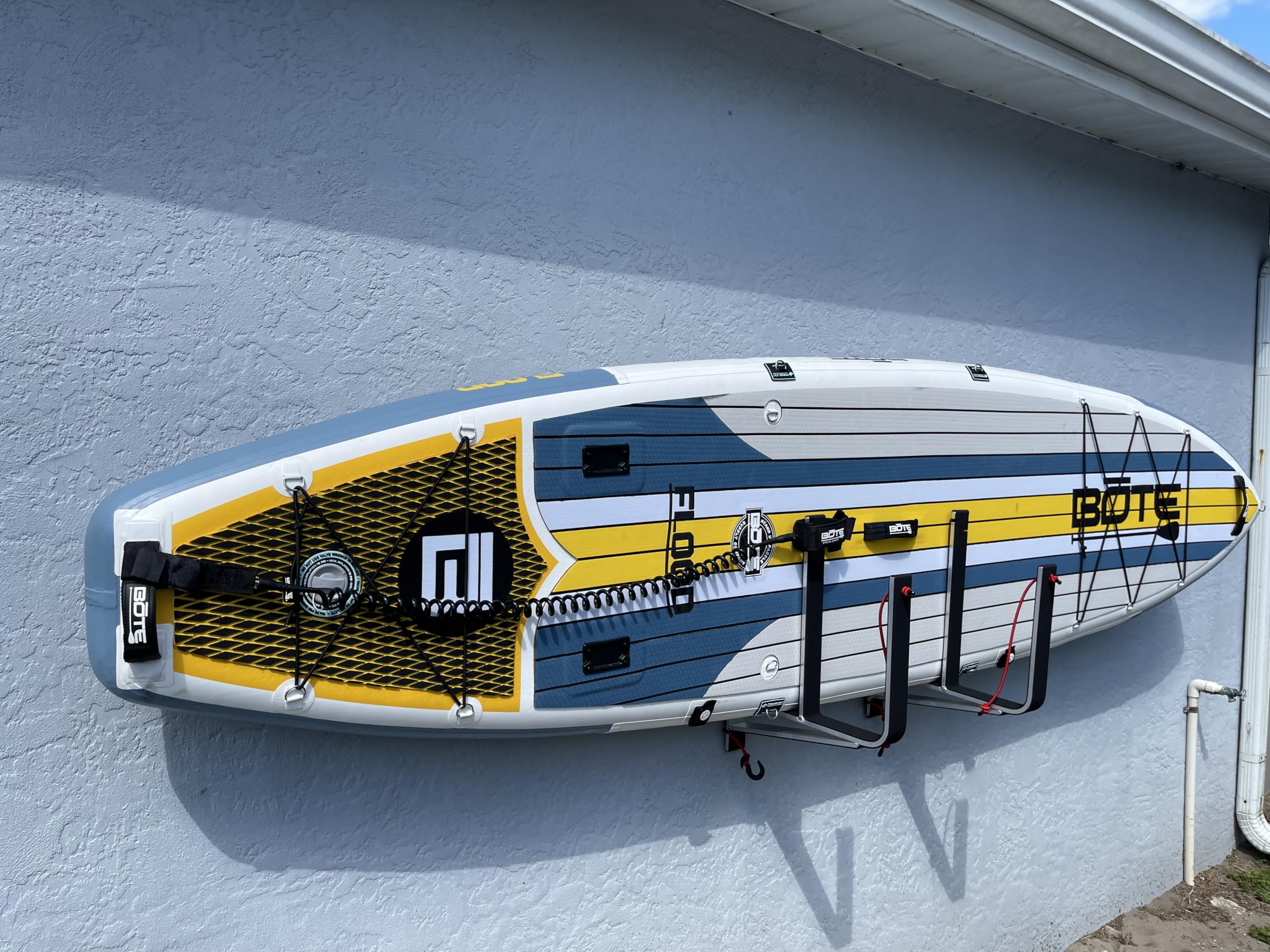 PONTOON BOAT SOLUTIONS, Pontoon Boat Dual Wake/Paddle Board Solution with Storage Rack