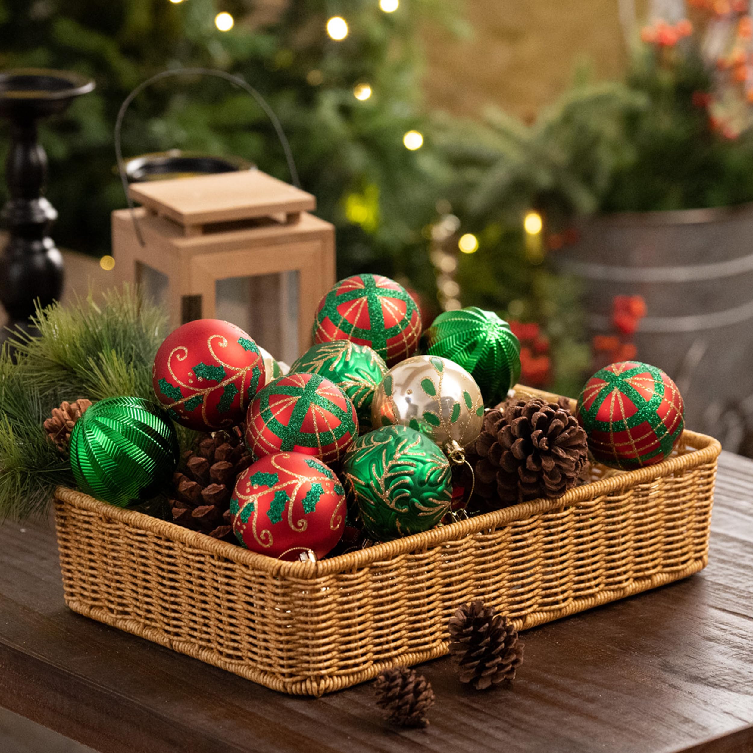 Valery Madelyn Boules de Noël traditionnelles incassables en or rouge et vert 35 carats 70 mm