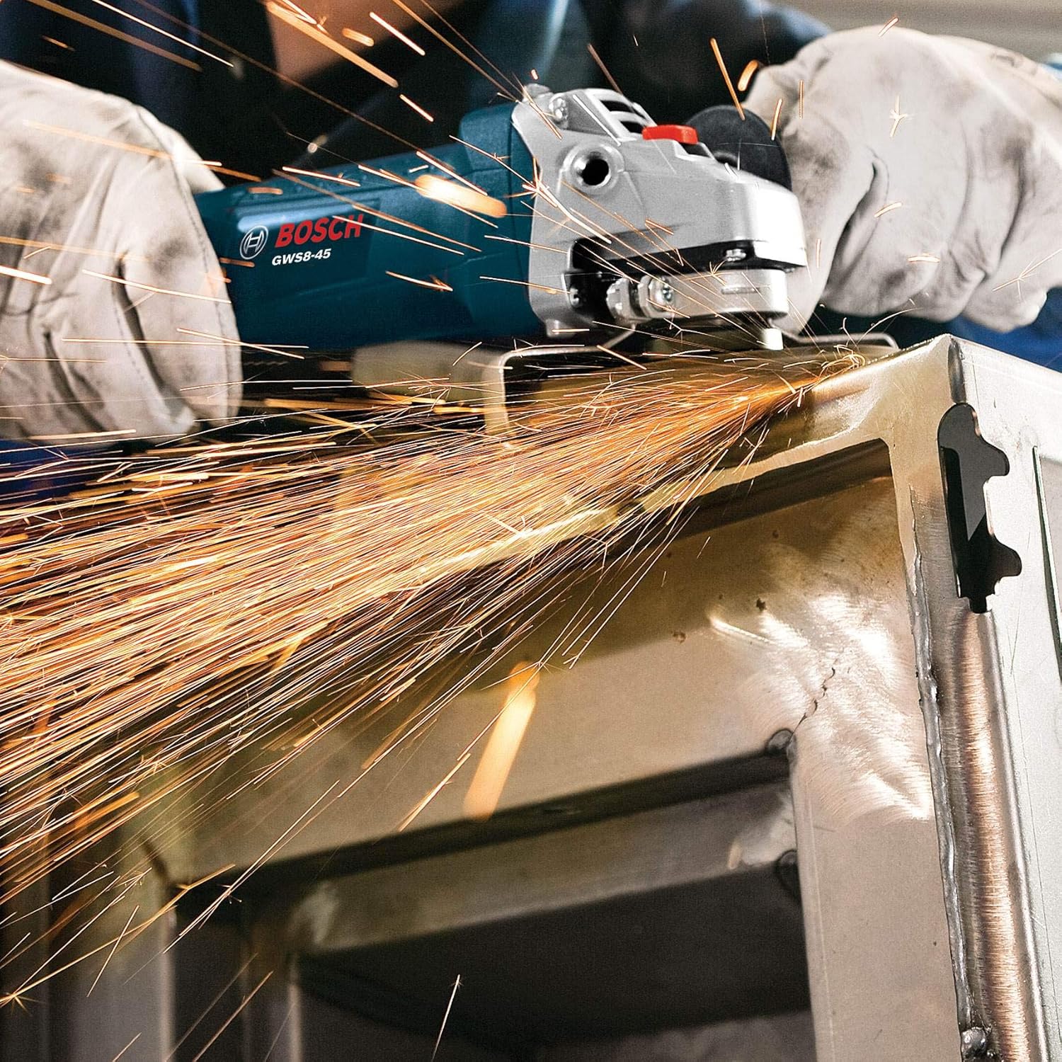 Bosch GWS8-45-RT Grinding in Use