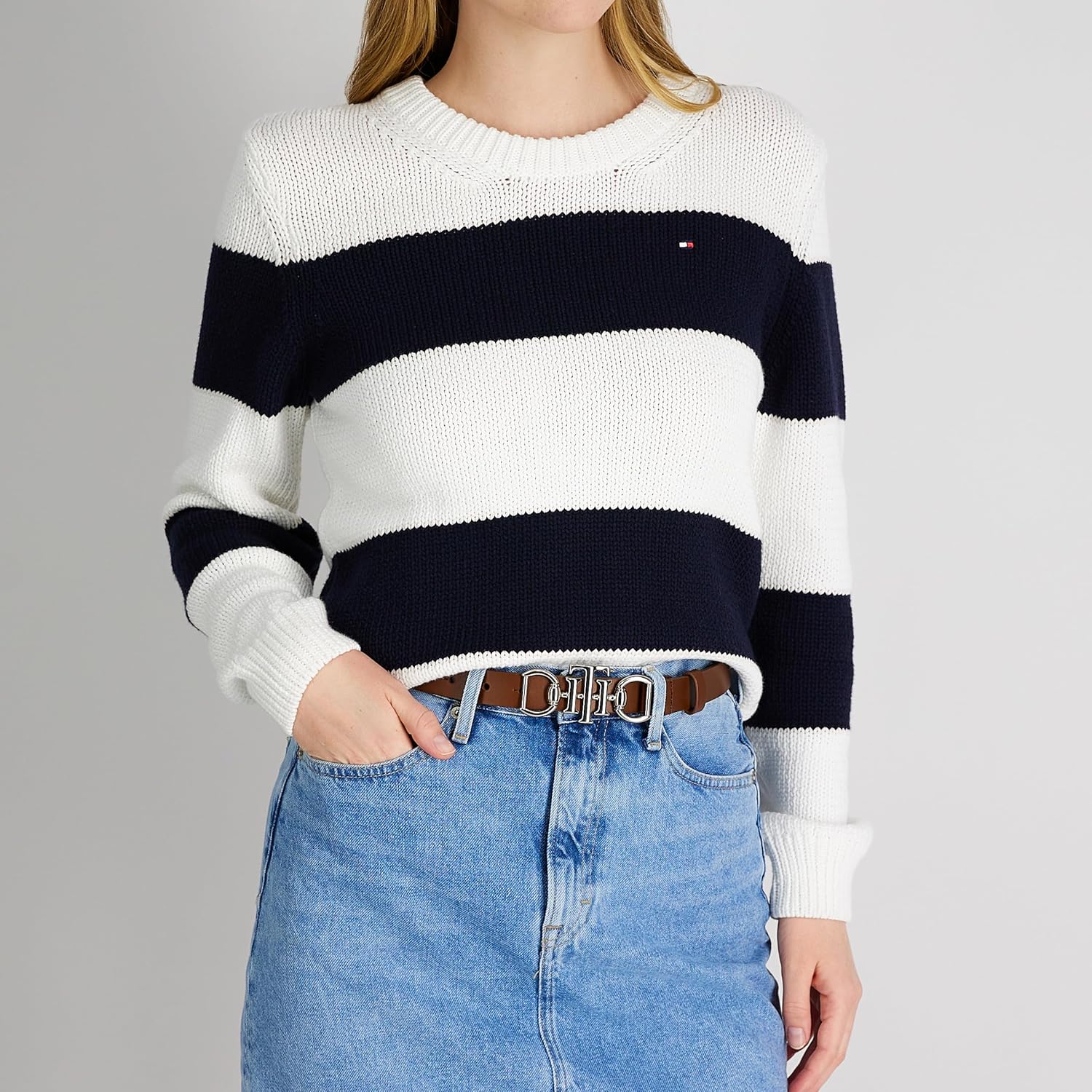 Tommy Hilfiger Women's TH Horsebit Statement Buckle Skinny Fashion Leather Belt for Jeans, Trousers and Dresses - Image 6