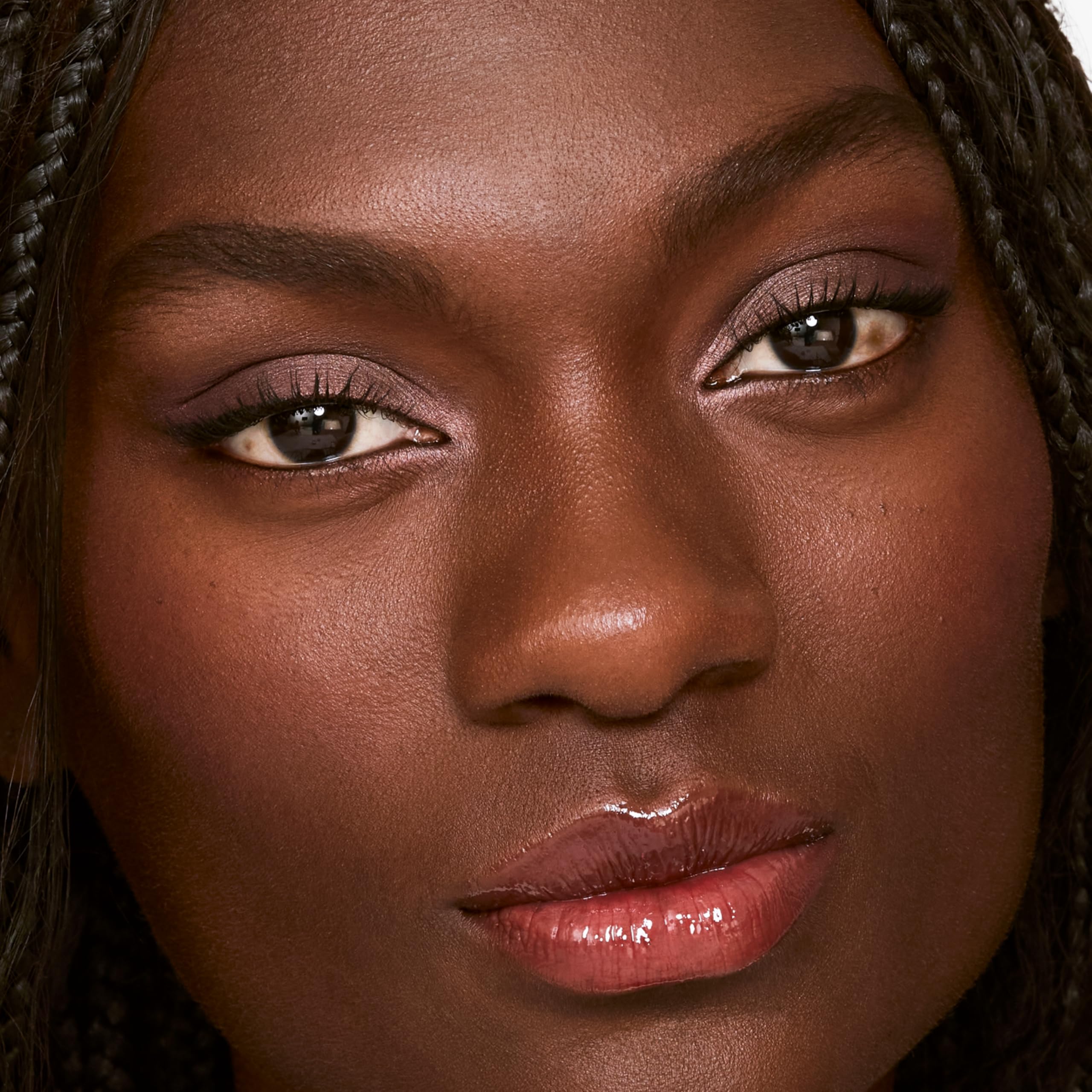 Clinique All About Shadow Octet Eye Shadow Palette, 8 Silky + Buildable Shades, Black Honey, 8.9 g (Pack of 1) - Image 3
