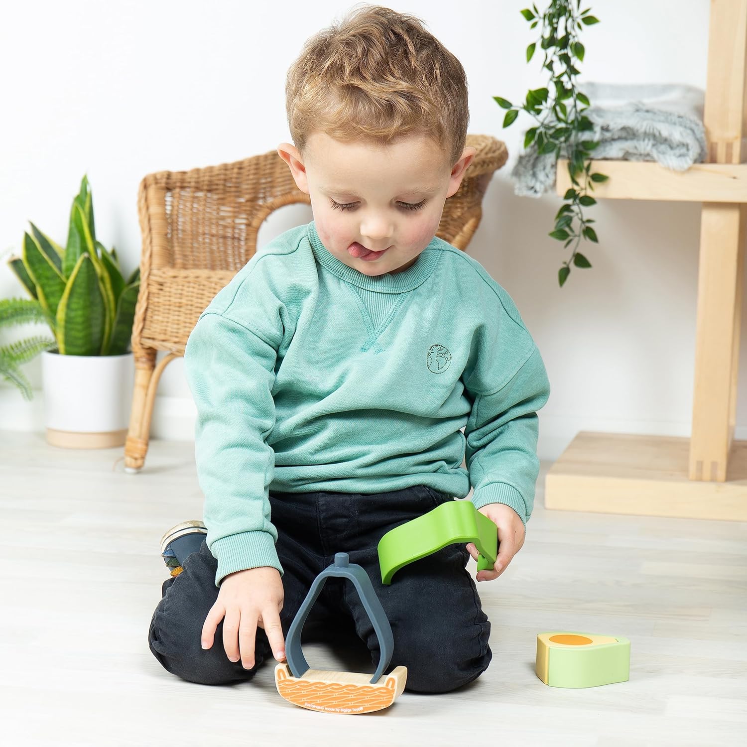 Bigjigs Toys Rocking Avocado - 6 Piece Silicone Stacking Toy, Avocado Gifts, Sensory Toys, Stacking Rings, Baby Toys 12 Months, Sustainably Made