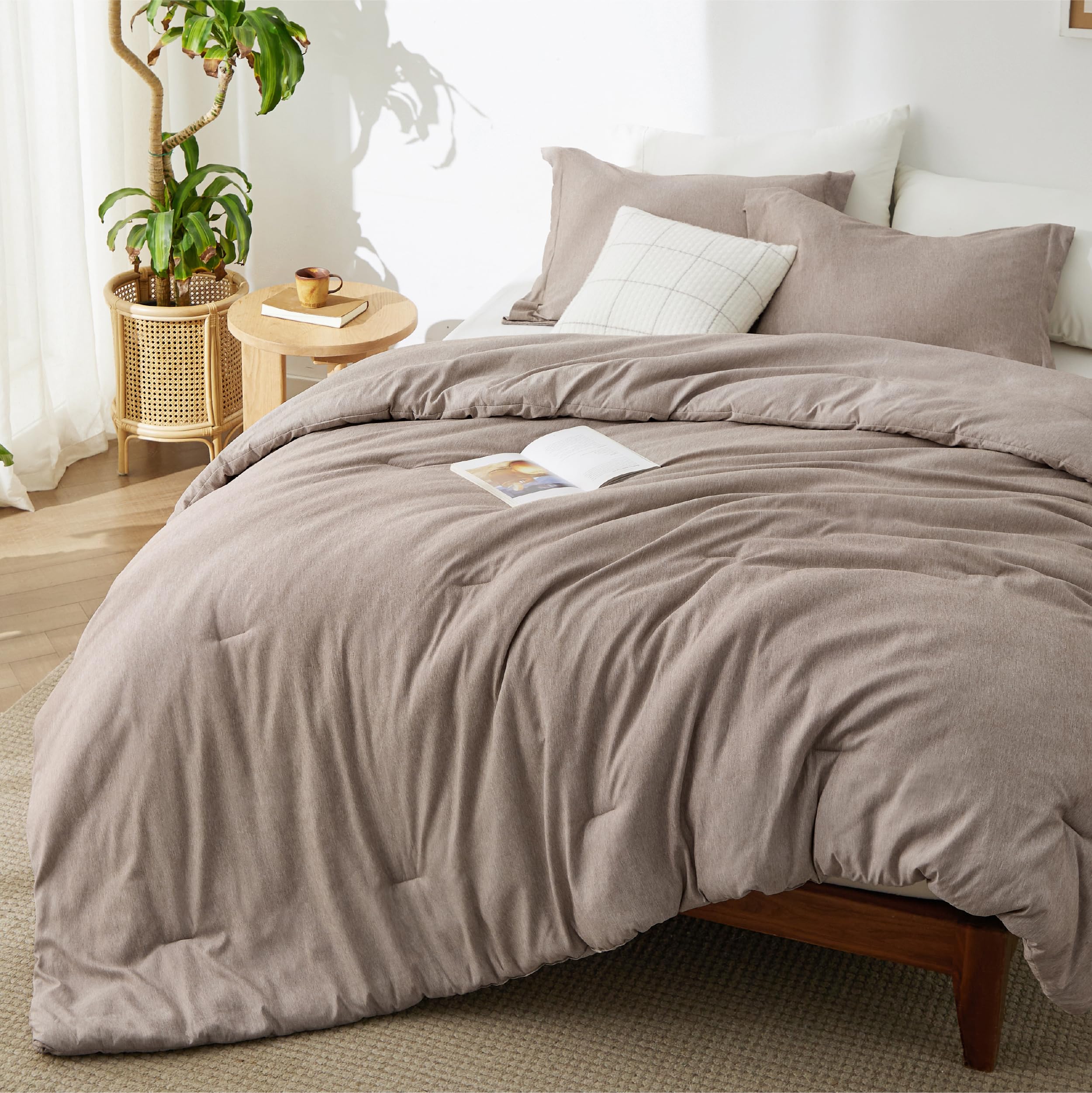Bedsure Khaki Queen Comforter Set, Soft Cationic Dyed Bedding Set 3 Pcs