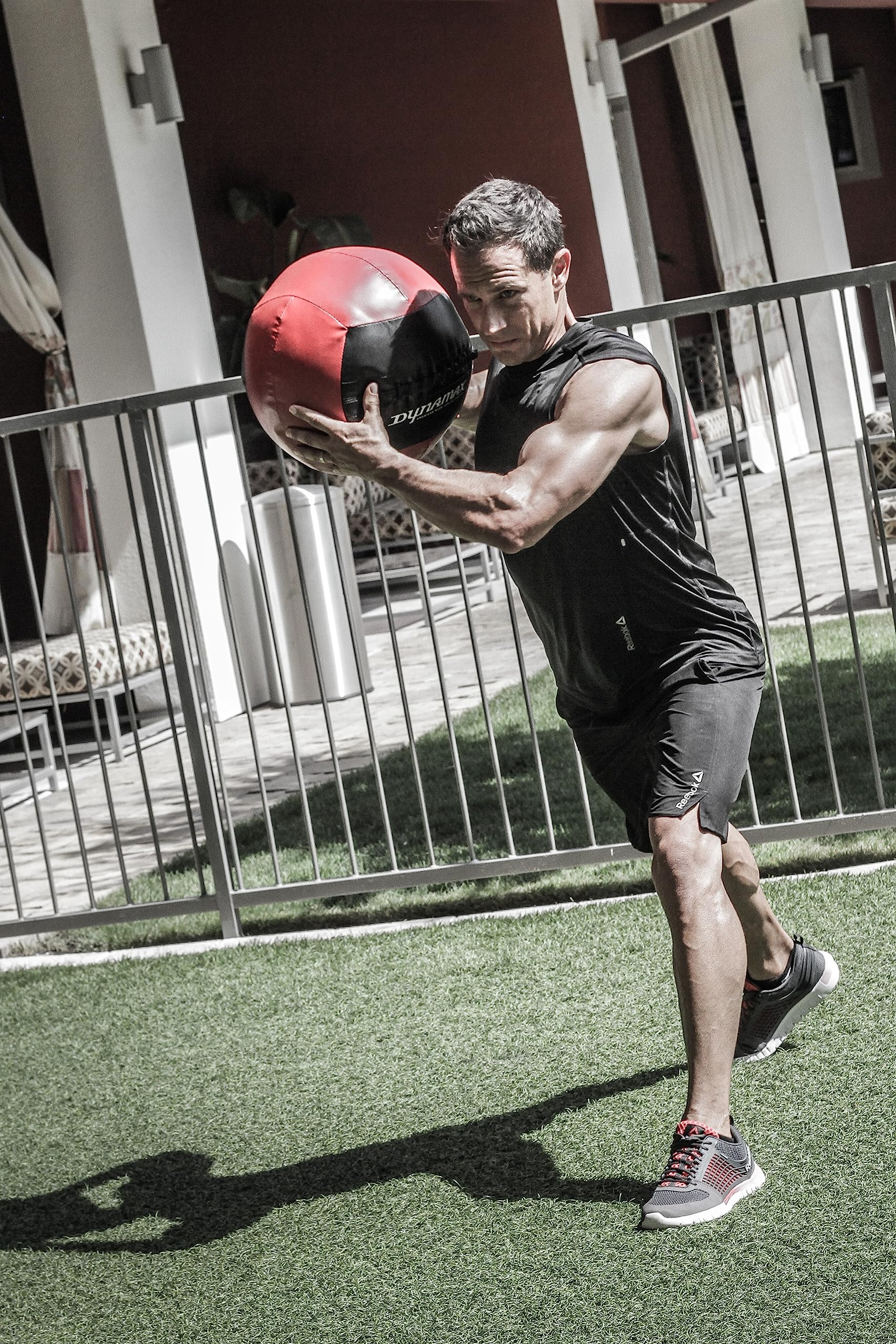 ダイナマックスメディシンボール4kgトレーニング ダイナマックス