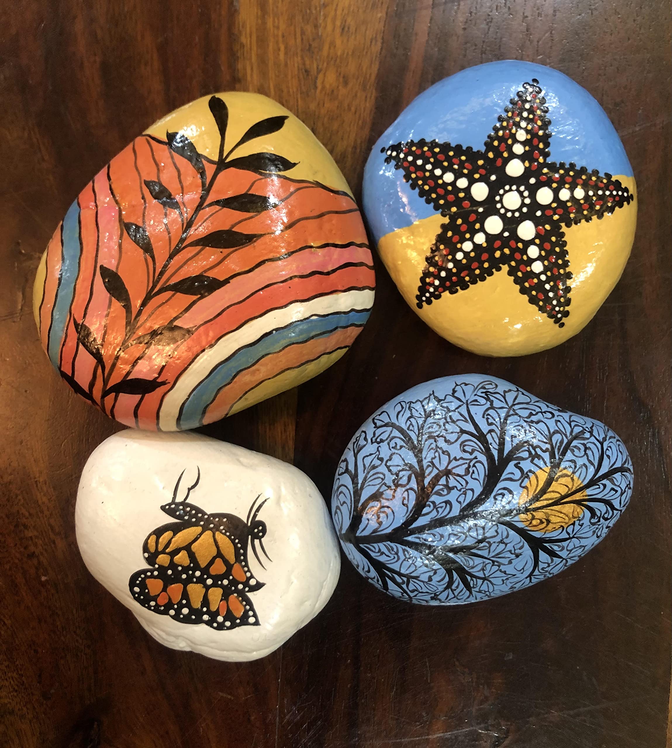 Terosa Decorative Handpainted Stones Set of 4 II Nat Set1 II Hand-painted Rocks II Gift 1