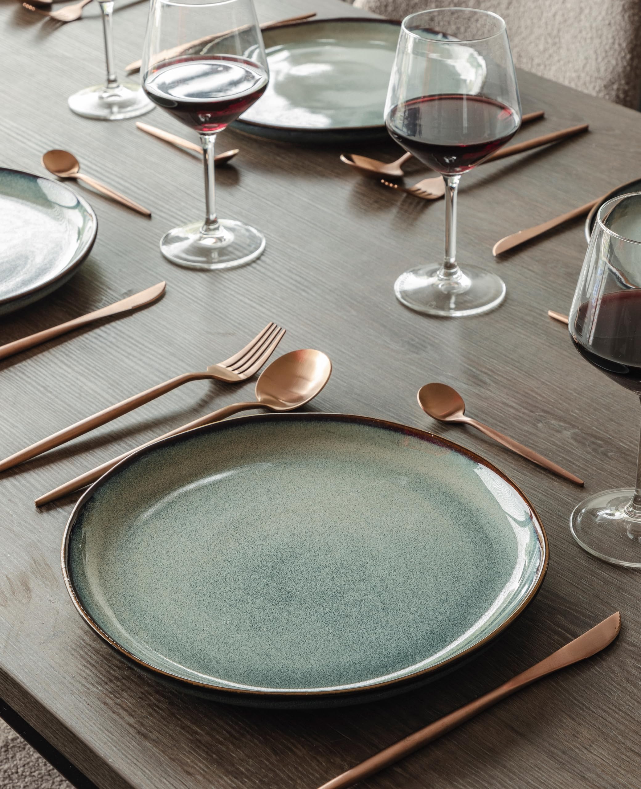 VIDI D’assiettes de Dîner Set en Vert Sauge | Service de Vaisselle 6 Pièces au Design Asymétrique | Ø26,5 cm en Grès | Compatible Four, Micro-ondes et Lave-vaisselle | Vaisselle Pour 6 Personnes