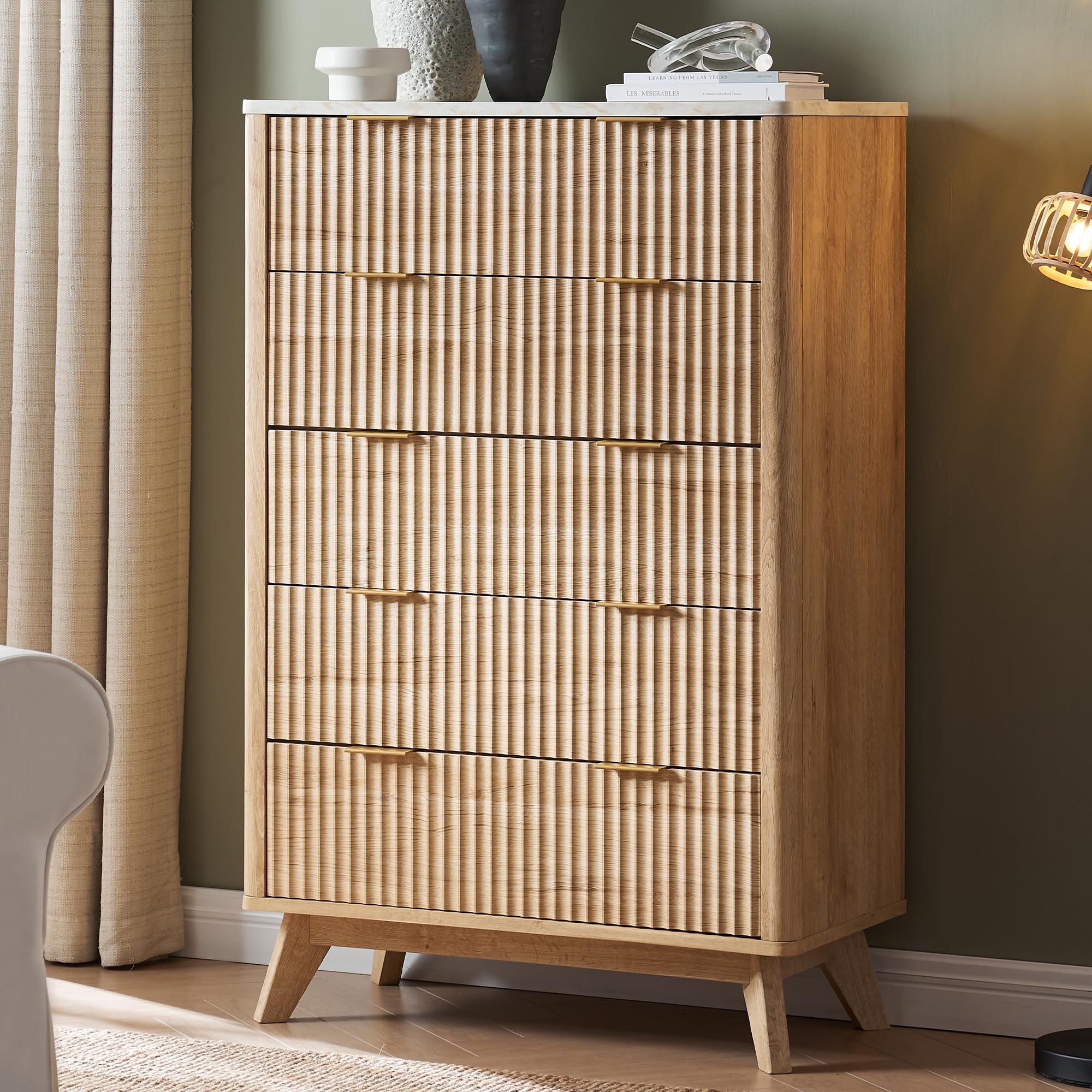 Cassettiera con 5 cassetti, 122 cm, design moderno con scanalature, con piano in melammina effetto marmo, per camera da letto e soggiorno, rovere naturale