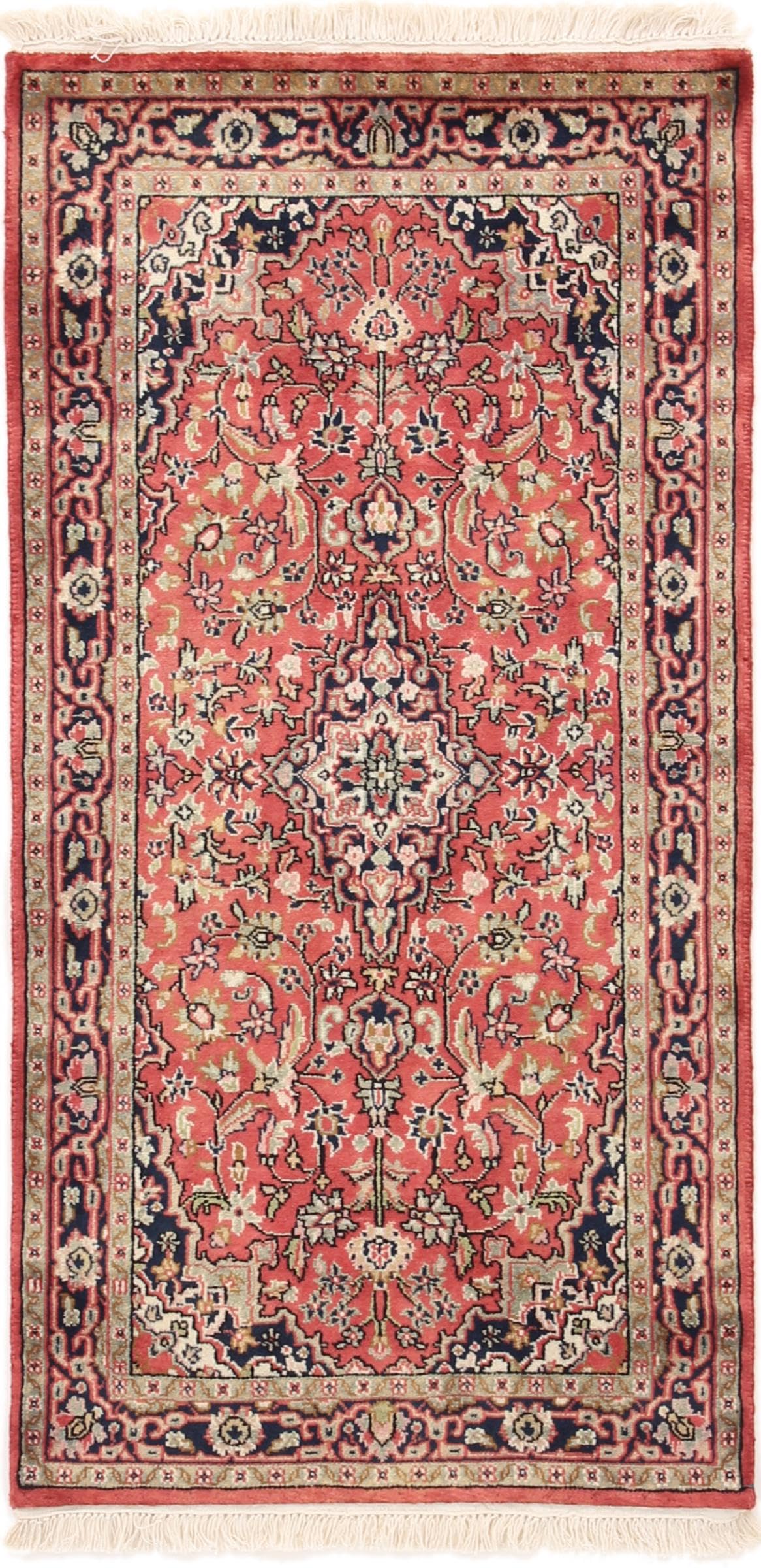 Tapis de course Indo Kashan en laine idéal pour réchauffer un couloir moderne