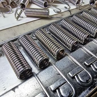 uxcell 2Pcs Extended Spring 1-1/4 Inch x 10 Inch, 0.14 Inch Spring Steel Dual Hook Tension Springs for Machinery Construction Industrial