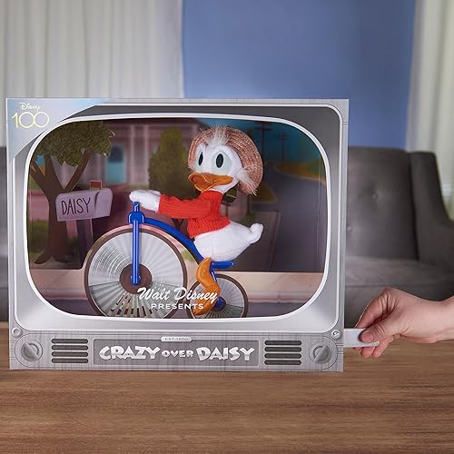 Miniatura 3 de Disney100 Years of Wonder Walt Disney Presents "Crazy Over Daisy" Donald Duck - Animal de peluche coleccionable, juguetes para niños a partir de 5