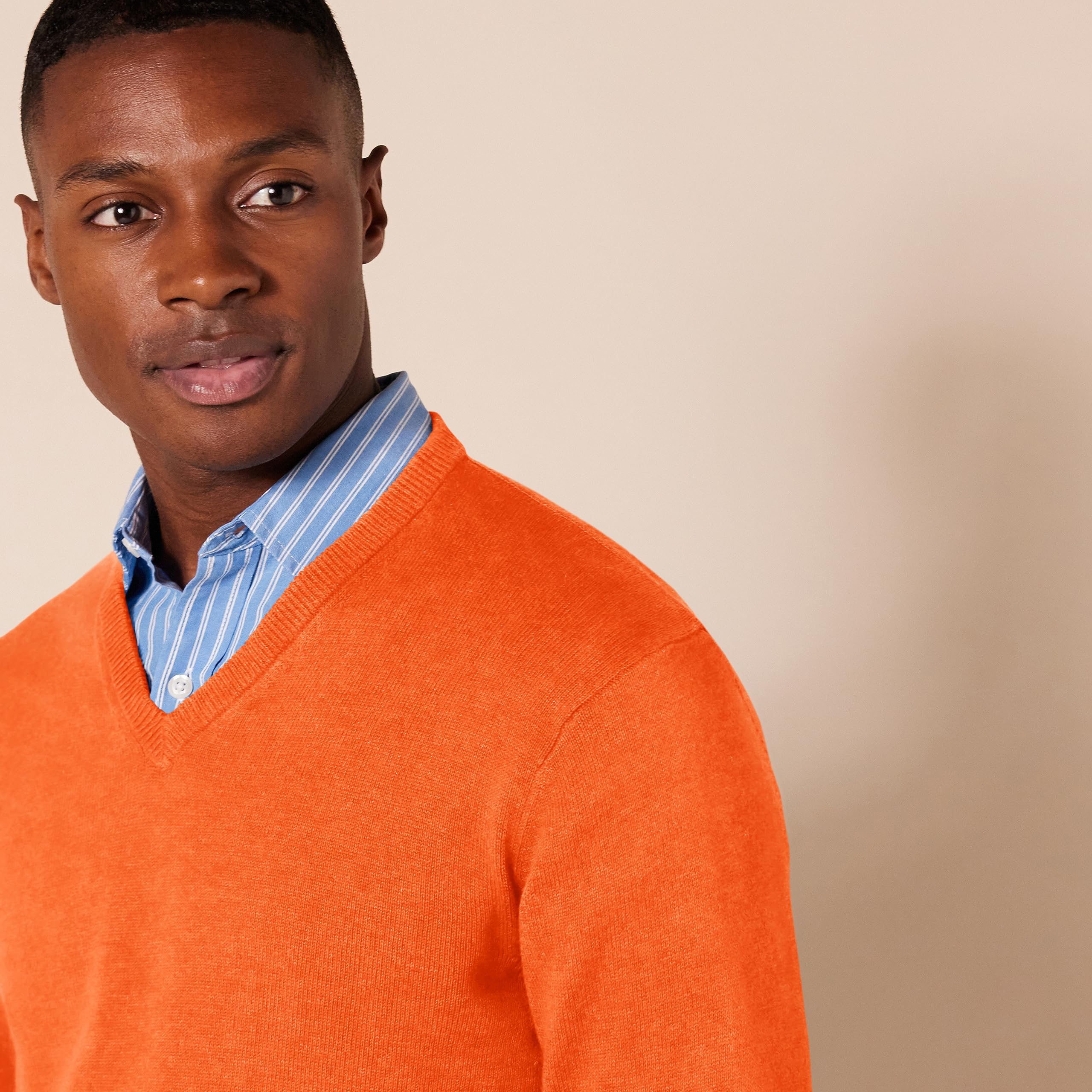 Amazon Essentials Homme Pull à Col en V (Disponible en Grandes Tailles et Grandes Longueurs)