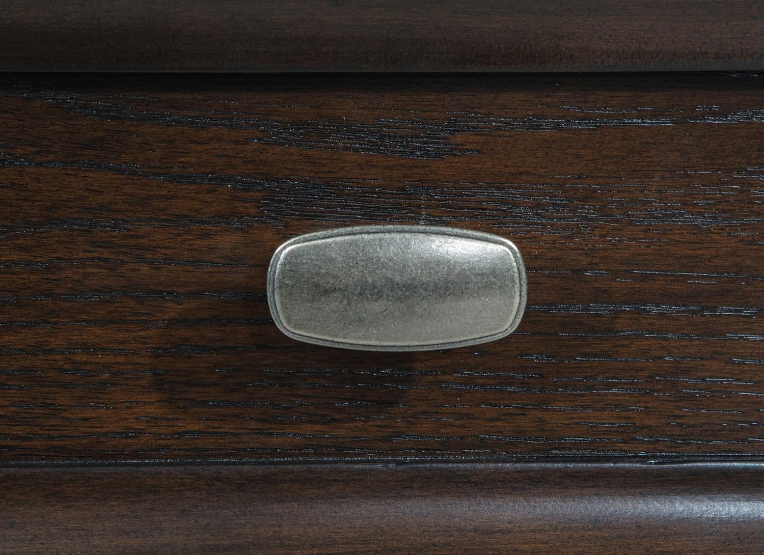 Diagram showing dimensions and components of the queen bed frame