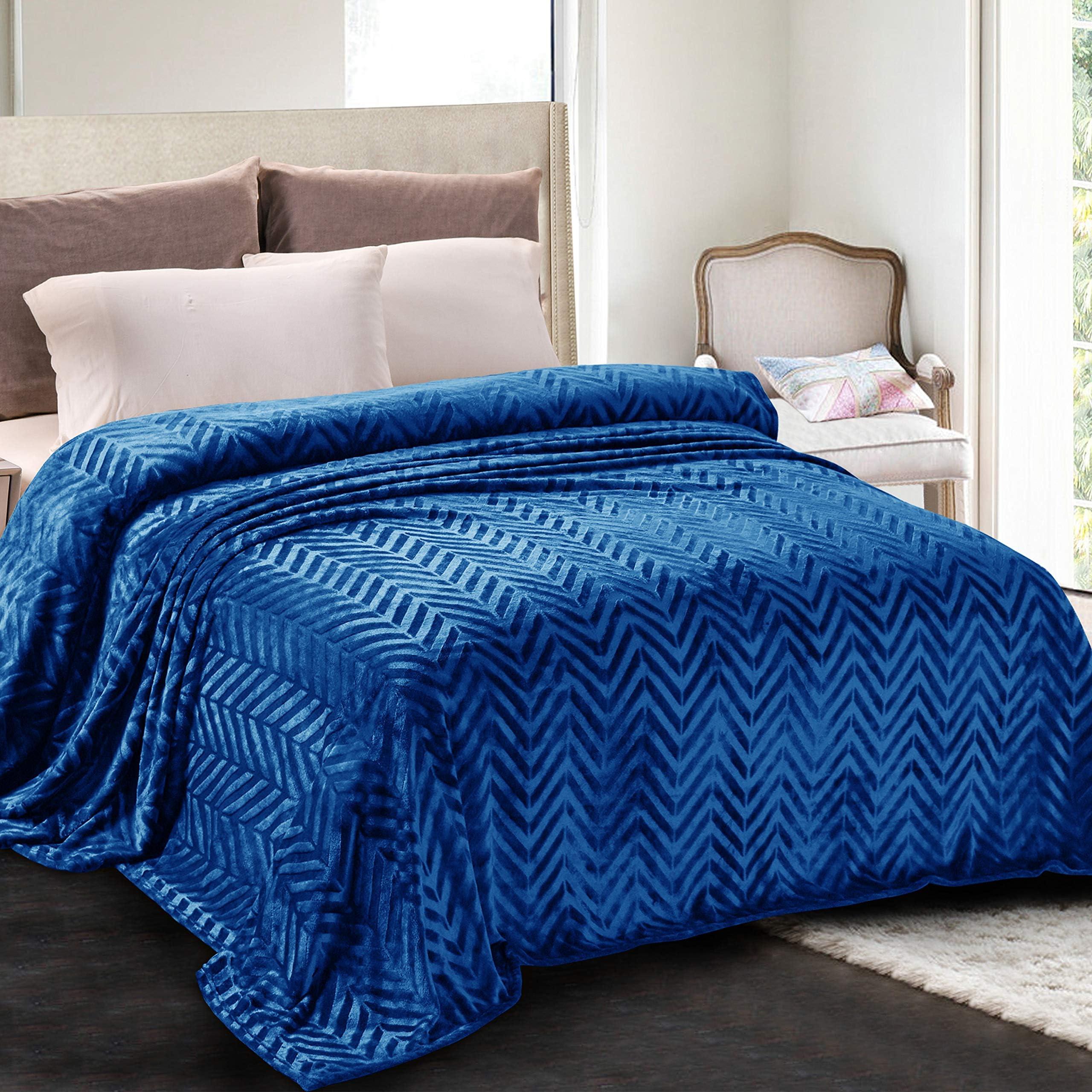Flannel Fleece King Size Bed Blanket, Lightweight Breathable Soft Bedspread Plush Fluffy Coverlet Chevron Design Decorative Blanket for All Season, 90x104 Inch, Royal Blue