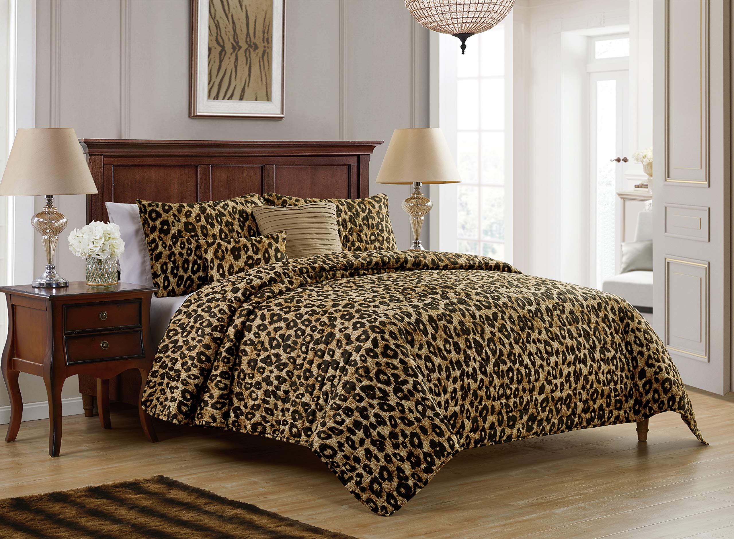 VCNY Home Cheetah Collection Quilt Set-Ultra-Soft Reversible Coverlet Bedding-Lightweight, Cool, and Breathable Bedspread, Machine Washable, Queen, Brown