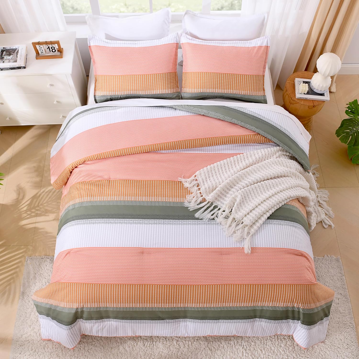 Litanika Queen Comforter Set Vanilla - 3 Pieces Lightweight Fluffy Bedding Comforter Sets, All Season Down Alternative Comforter (1 Comforter, 2 Pillowcases) - Image 3