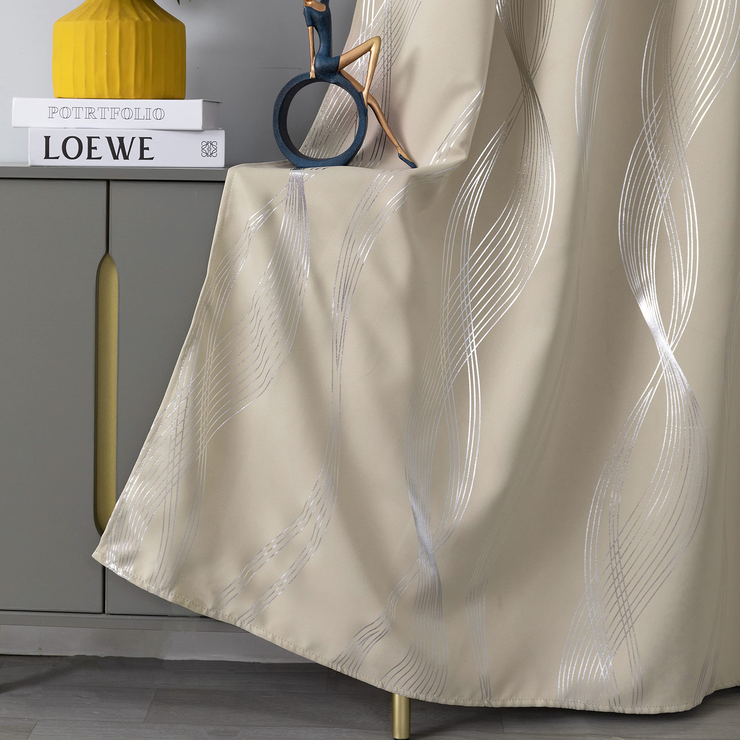 GIRASOLE HOME® Coppia Tende Oscuranti Termiche Morbide Fantasia Onde Argentate Tenda Isolante per Soggiorno Camera e Interni 2 Pannelli con Occhielli (140x285cm, Beige)