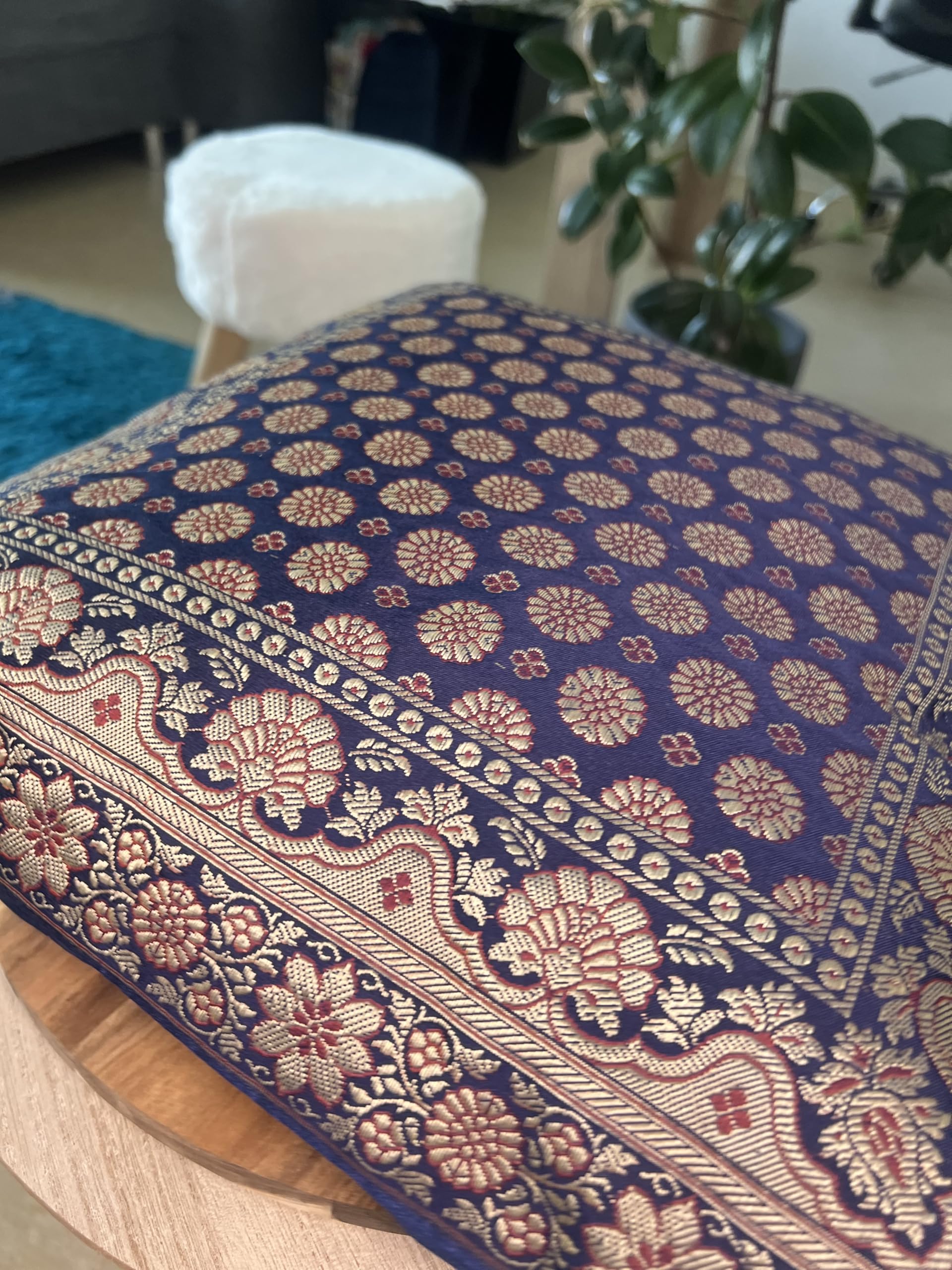 Fodera per cuscino di seta Banarasi dall'India, per la decorazione, 40cm x 40 cm (16x16), bel divano letto di design, realizzato dal Kashmir, India