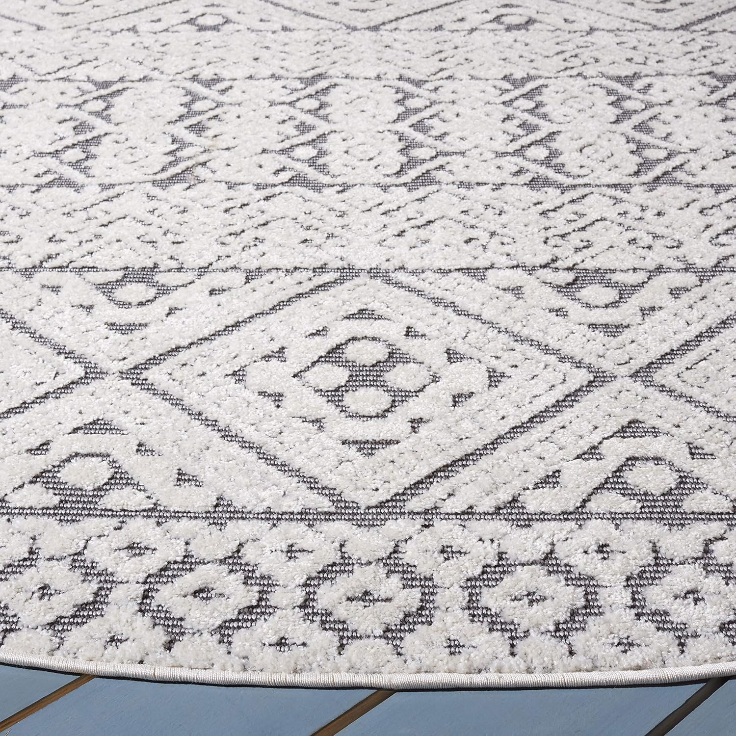 SAFAVIEH Washable Rug Outdoor Cabana Collection - 6'7" Round, Ivory & Grey, Non-Shedding & Easy to Clean, Ideal for Patio, Backyard, Mudroom (CBN654A)