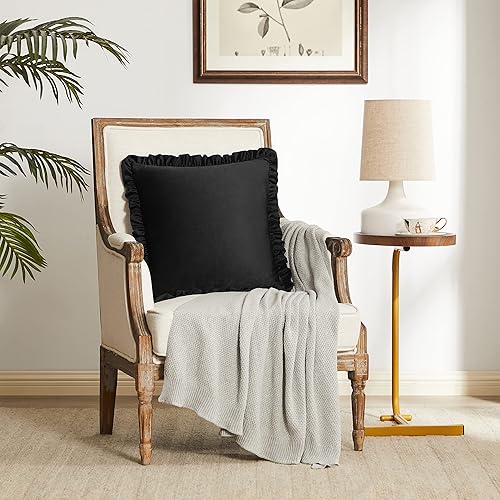 Miniatura 6 de GIGIZAZA Juego de 2 fundas de almohada de terciopelo negro de 22 x 22 pulgadas, fundas de almohada decorativas con volantes para sofá