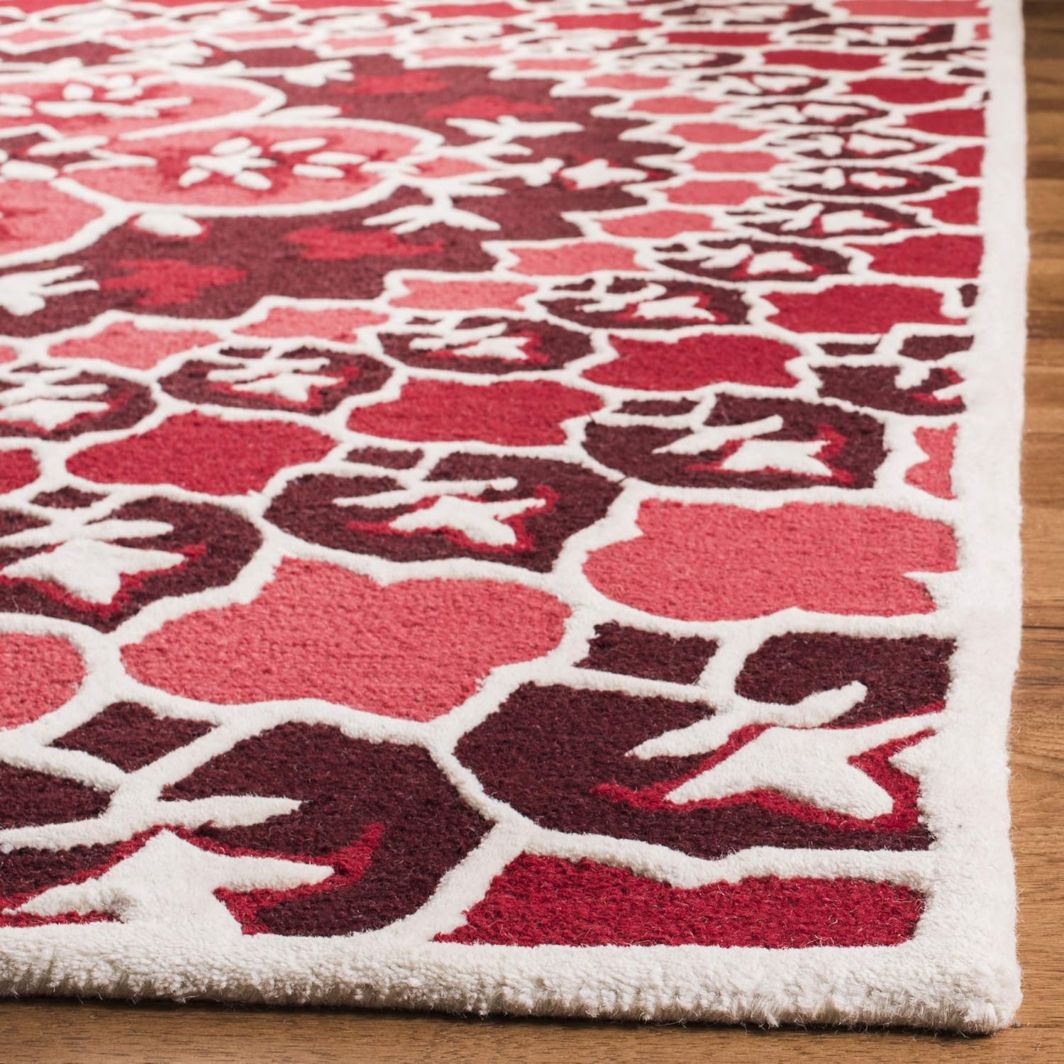 SAFAVIEH Bellagio Collection Accent Rug - 2' x 3', Red & Ivory, Handmade Medallion Wool, Ideal for High Traffic Areas in Entryway, Living Room, Bedroom (BLG610K)