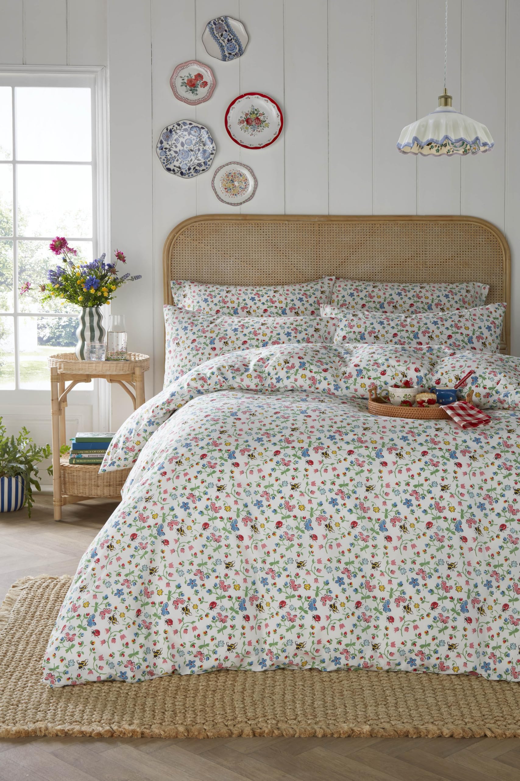 Cath Kidston Multi Bug Ditsy 100% Cotton Duvet Cover Set In (Super King Size Duvet Cover Set 260Cm X 220Cm)