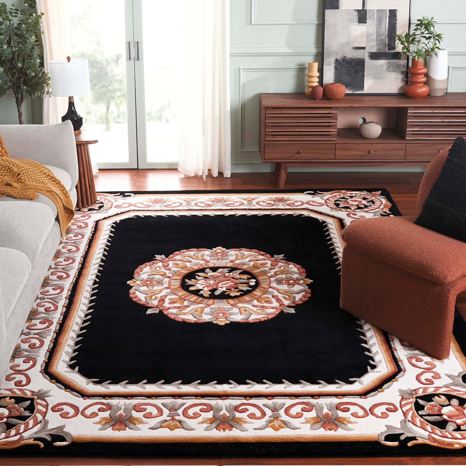 SAFAVIEH Naples Collection Area Rug - 8' x 10', Black & Ivory, Handmade Wool, Oriental Pattern, Ideal for Living Room, Bedroom, Dining Space, Home Office (NA901Z-8)