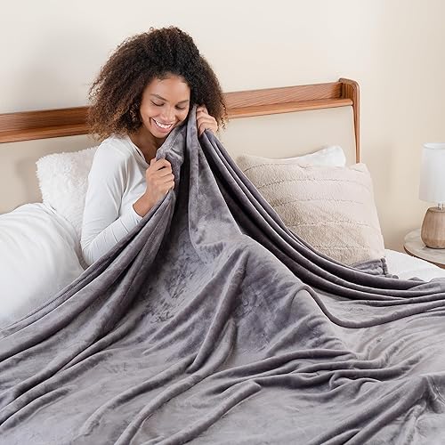 Miniatura 7 de Berkshire Blanket Cobija de terciopelo VelvetLoft clásica para cama tamaño Twin, cobija ligera y suave de felpa para cama y sofá, color gris herón,