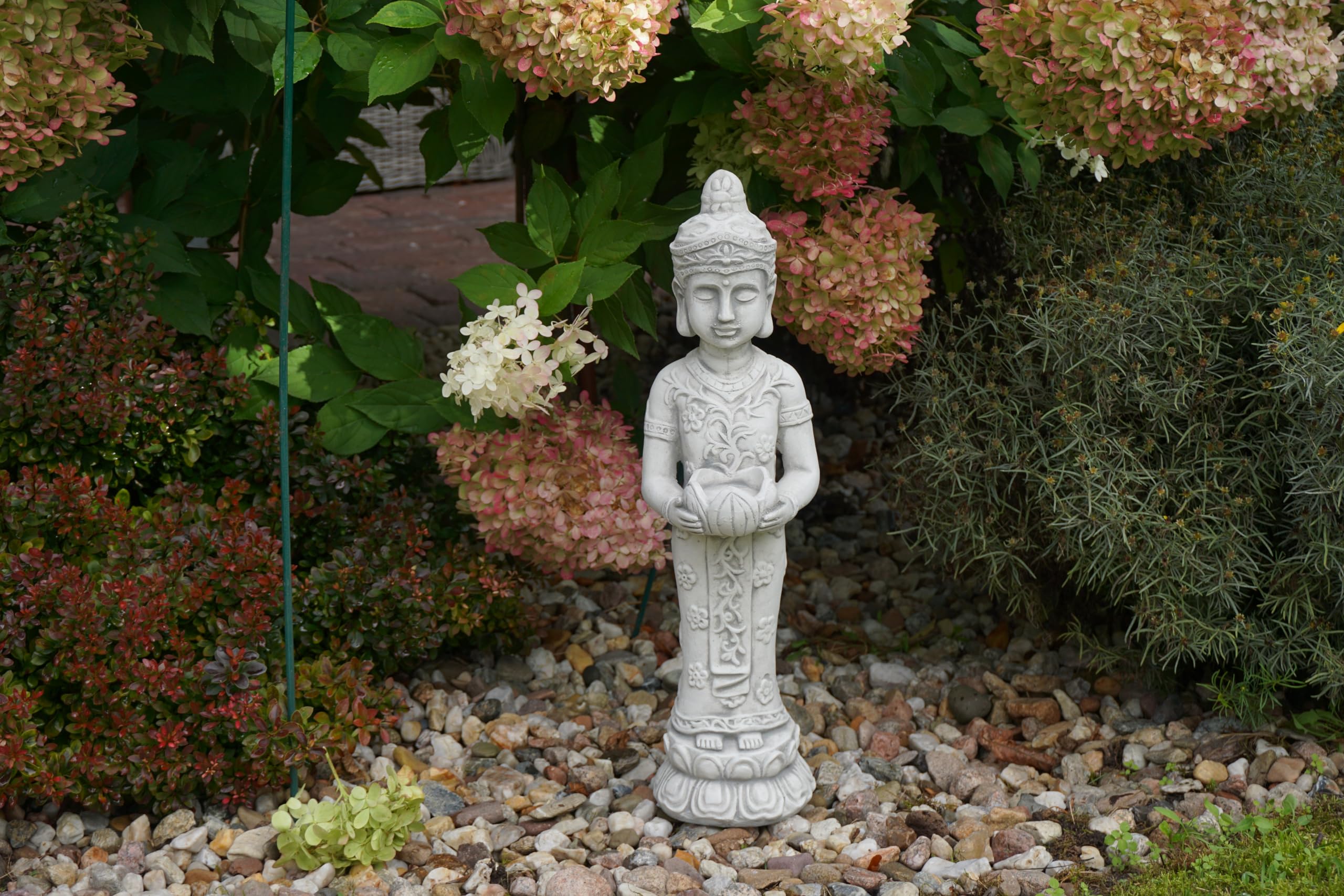 Steinfigur Schmaler Stehender Buddha 50cm Hoch, 6kg, Frostsicher Aus Steinguss Für Garten, Terrasse Oder Wohnbereich
