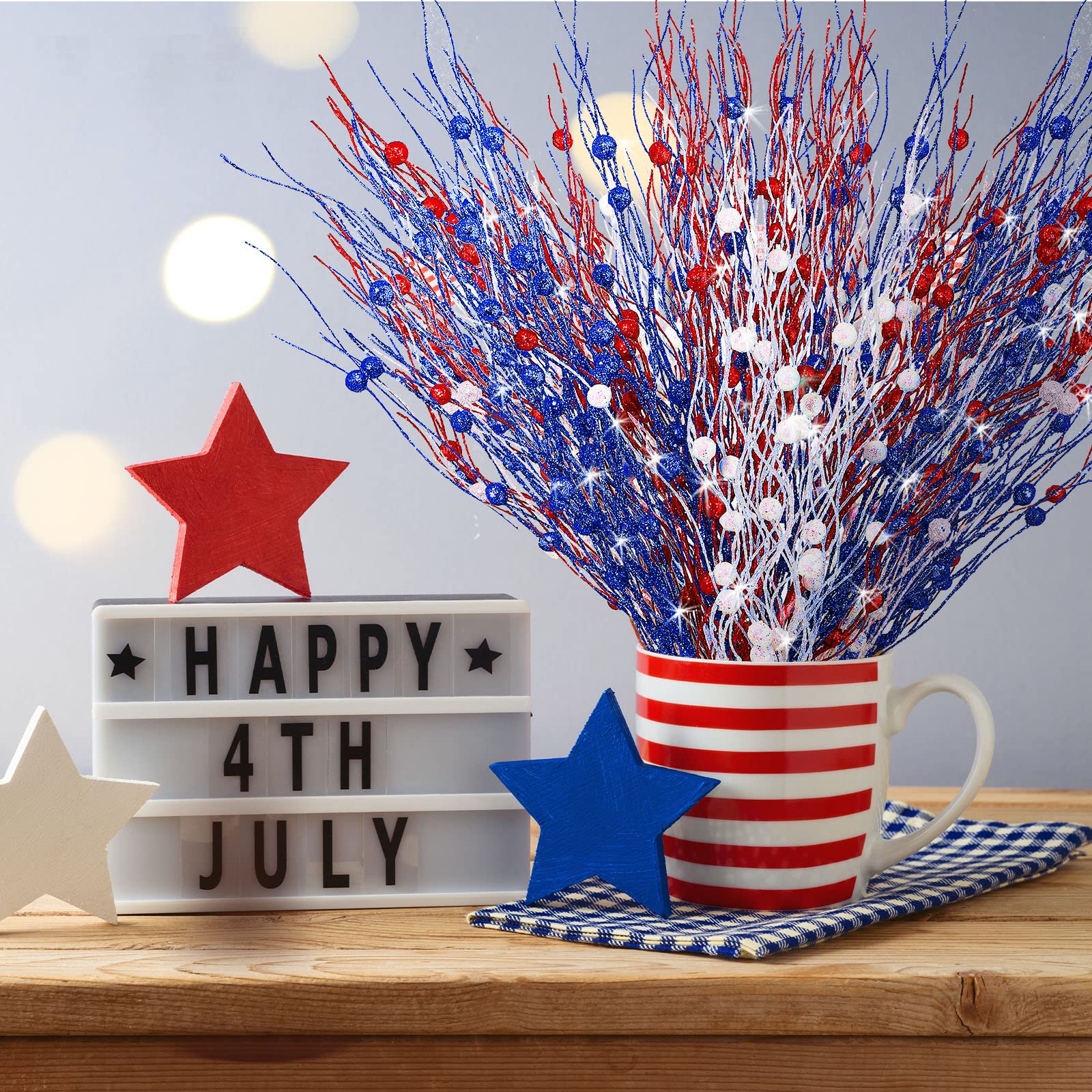 Giegxin Lot de 32 tiges de baies artificielles patriotiques de 43,2 cm - Tiges de baies pailletées pour décoration du jour de l'indépendance du 4 juillet (rouge, bleu, blanc)