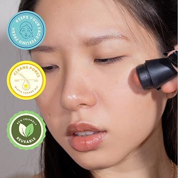 AOA STUDIO Face Roller for Oil-Absorbing Volcanic Face Roller Reusable Facial Skincare Tool Face Massage (Black)