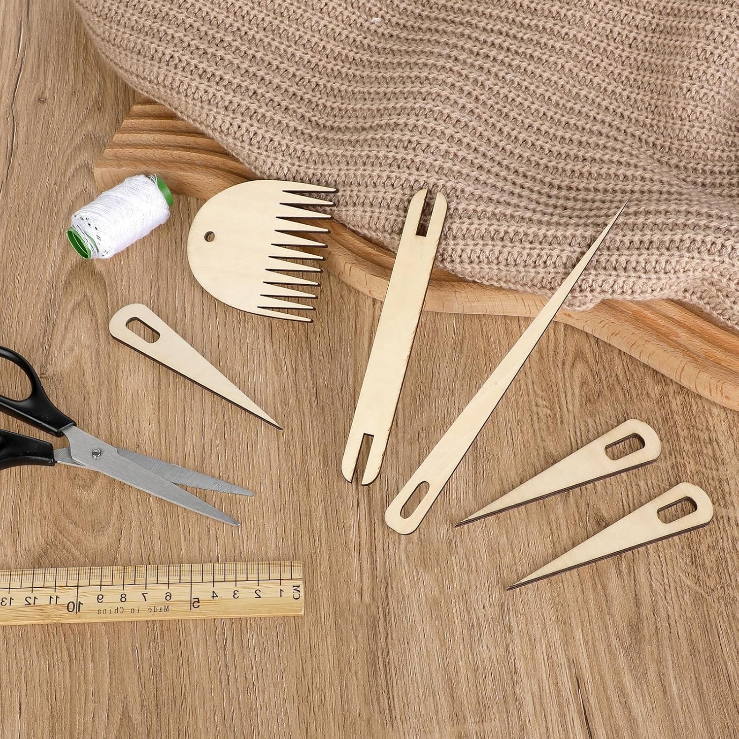 7 Pieces Weaving Tools Wood Hand Loom Stick Set, 5 Wood Weaving Crochet Needle with Shuttles Weave Stick and Weave Comb Knitted Crafts DIY Kit for Adults Beginner Crochet Needle Kit