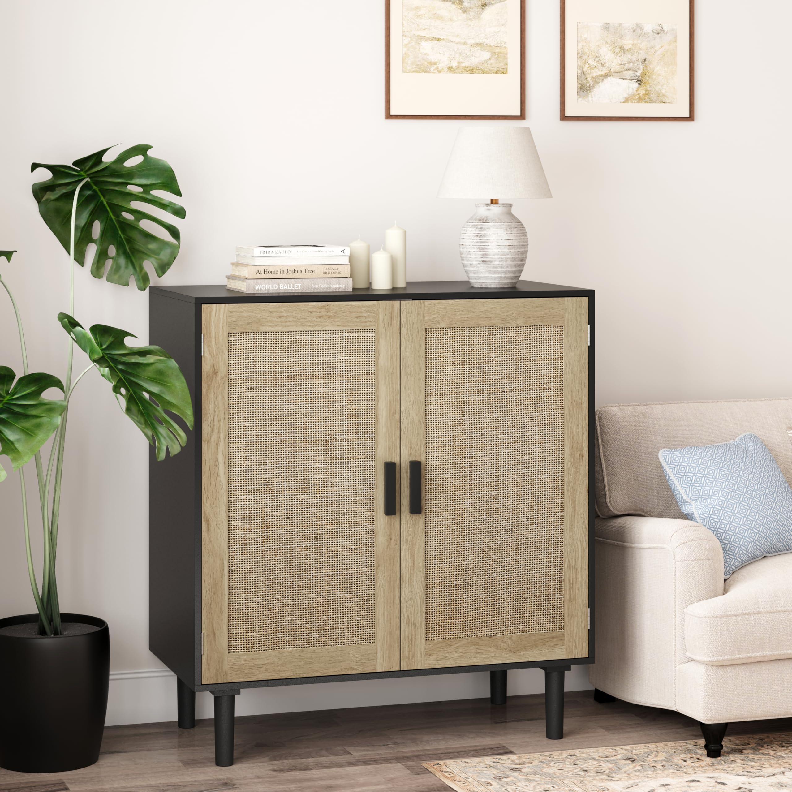 Sideboard Rattan, 2 Türen, Magnetverschluss, Kippschutz, schwarz, stabil | Kommode aus MDF mit Rattan-Fronten, Massivholzgriffen und viel Stauraum, für Wohnzimmer, Esszimmer und Diele