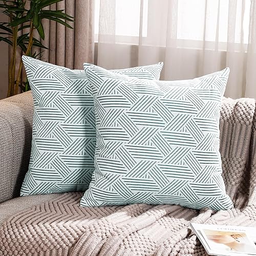 Jepeak Paquete de 2 fundas de almohada de felpilla suave de 24 x 24 pulgadas, fundas de cojín rústicas con rayas geométricas de color verde y