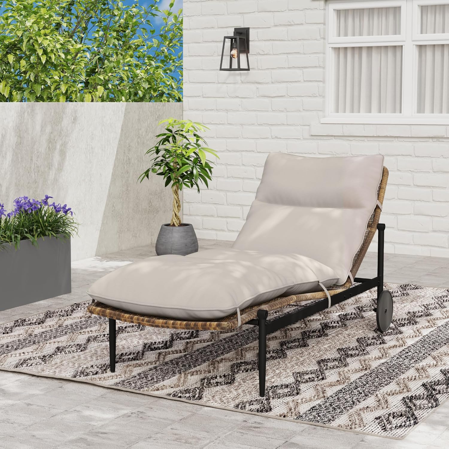 Chaise Lounge Chair Outdoor - PE Rattan Wicker Patio Pool Lounge Chair with Cushion and Wheels, Aluminum Waterproof Chaise Lounger for Poolside Backyard Deck Porch