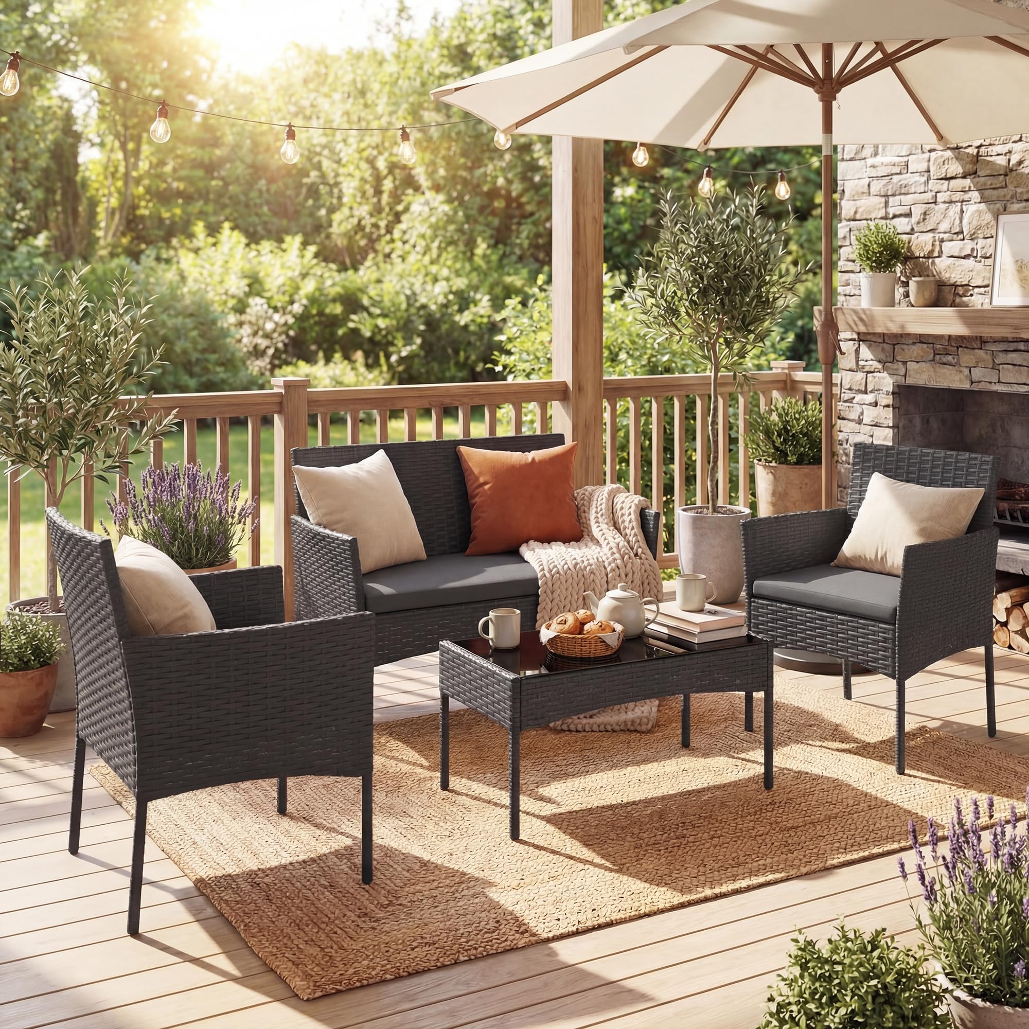 Set da Giardino in Rattan 4 Pezzi con Tavolino in Vetro, Divano e Poltrone, Grigio