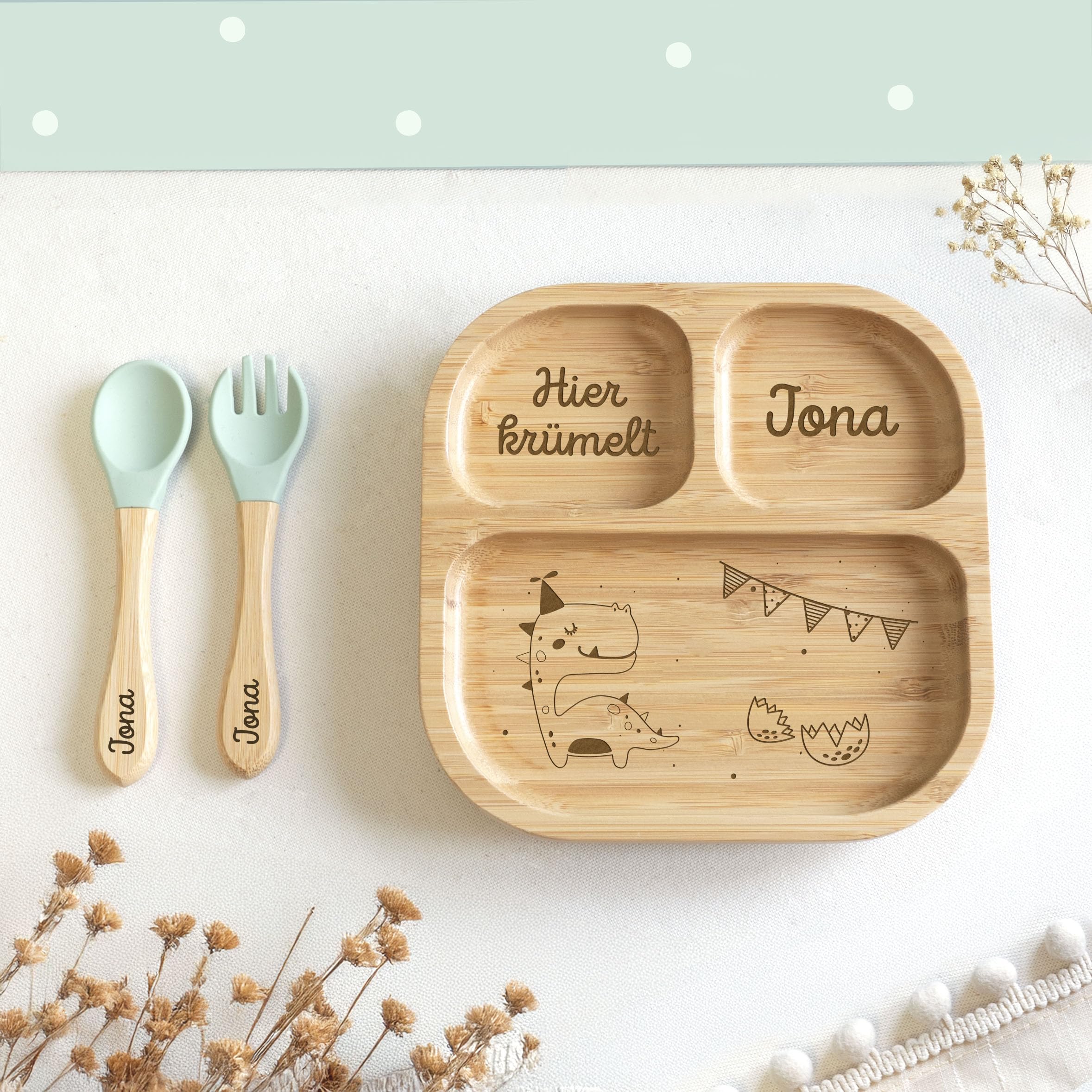 hellomini Personalisierter Babyteller mit Saugnapf – Individueller Kinderteller aus hochwertigem Bambusholz – Geschenk zur Geburt & Taufe – BPA-frei (Dino, Nur Teller)