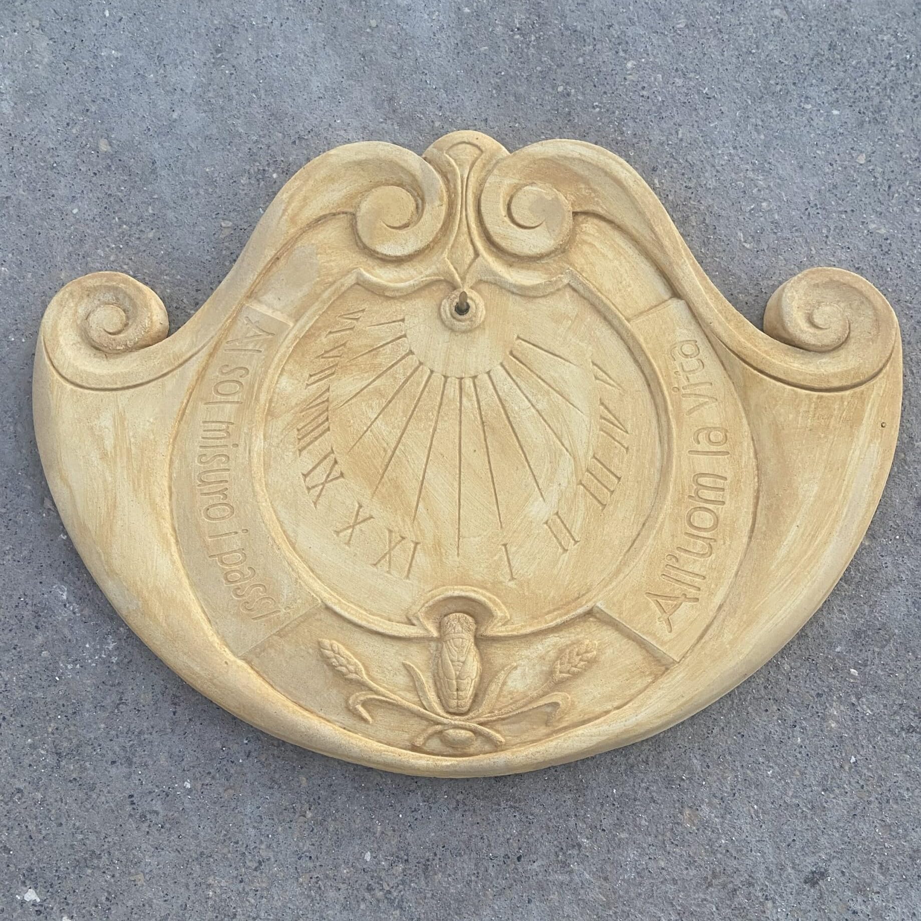 Meridiana Bassorilievo da Giardino in Cemento e Polvere di Marmo, con Gnomone, 53x69 cm, Resistente agli Agenti Atmosferici