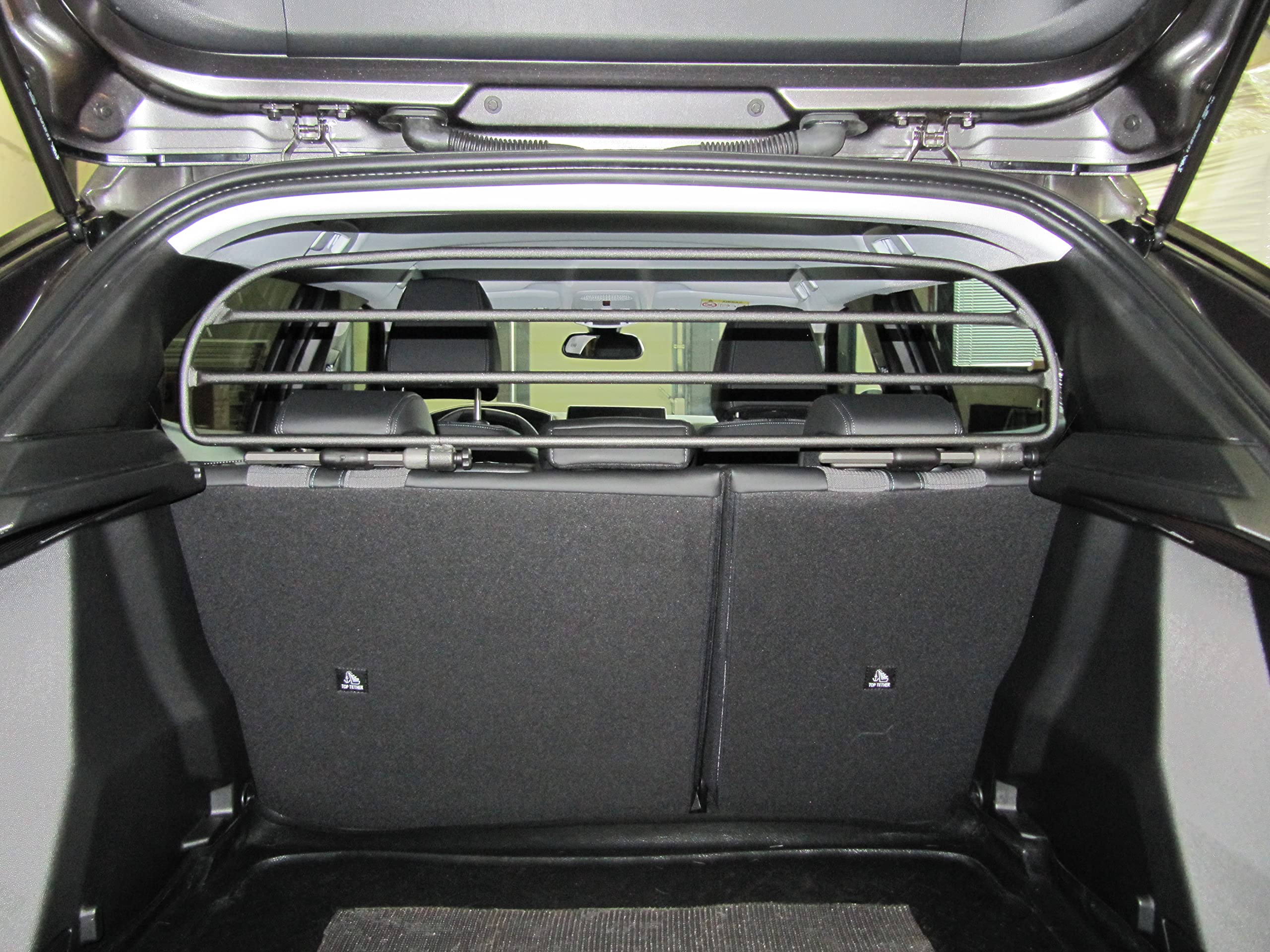 ERGOTECH Divisorio Griglia Divisoria in Metallo Compatibile con Peugeot 2008 (dal 2020 in Poi) RDA65HBG-XS, per Trasporto Cani e Bagagli