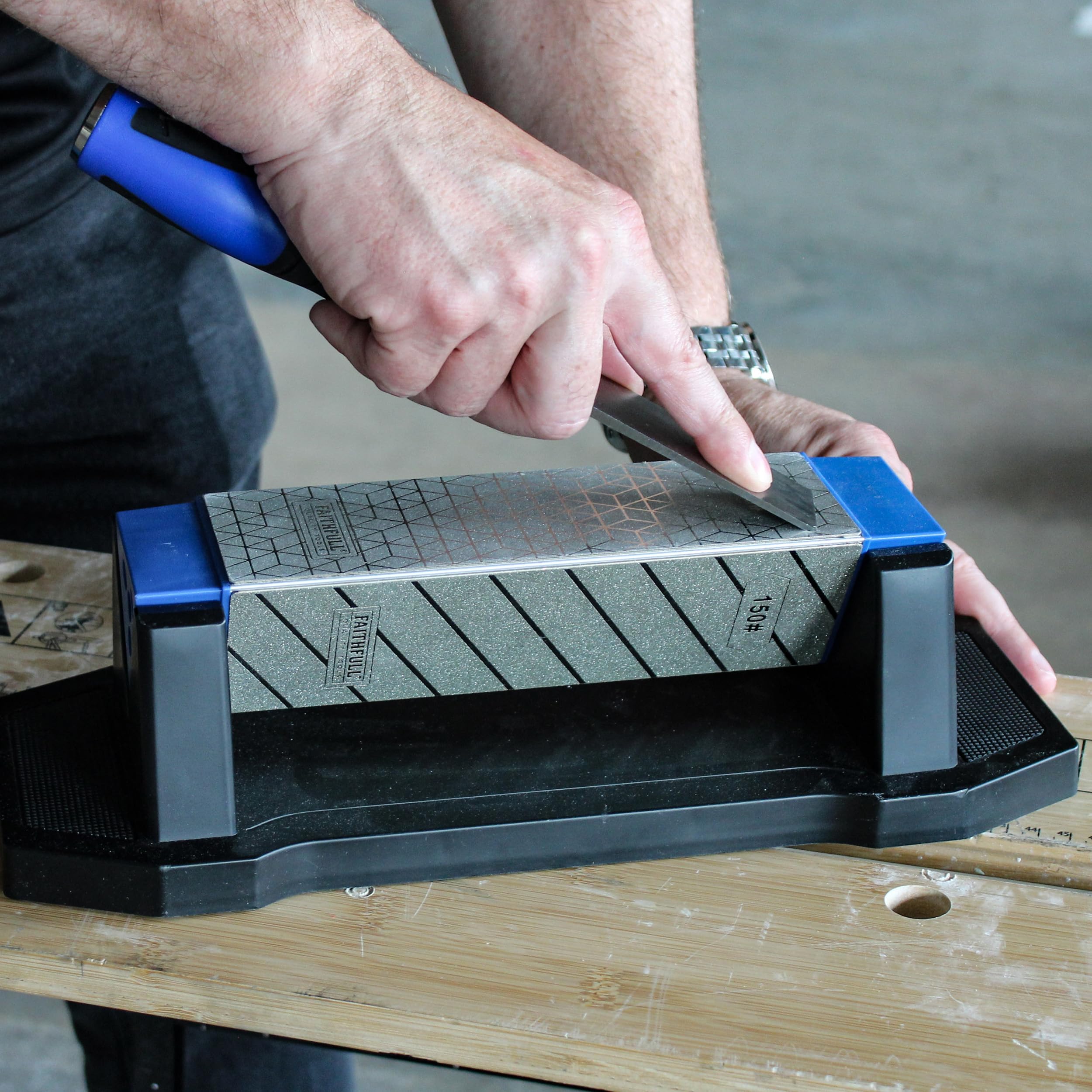 Zestaw kamieni do ostrzenia Faithfull Diamond Sharpening Stone – trójkątny kamień do ostrzenia 150/325/1200, ostrzałka do noży i narzędzi z antypoślizgową podstawą, do stosowania na mokro lub na sucho