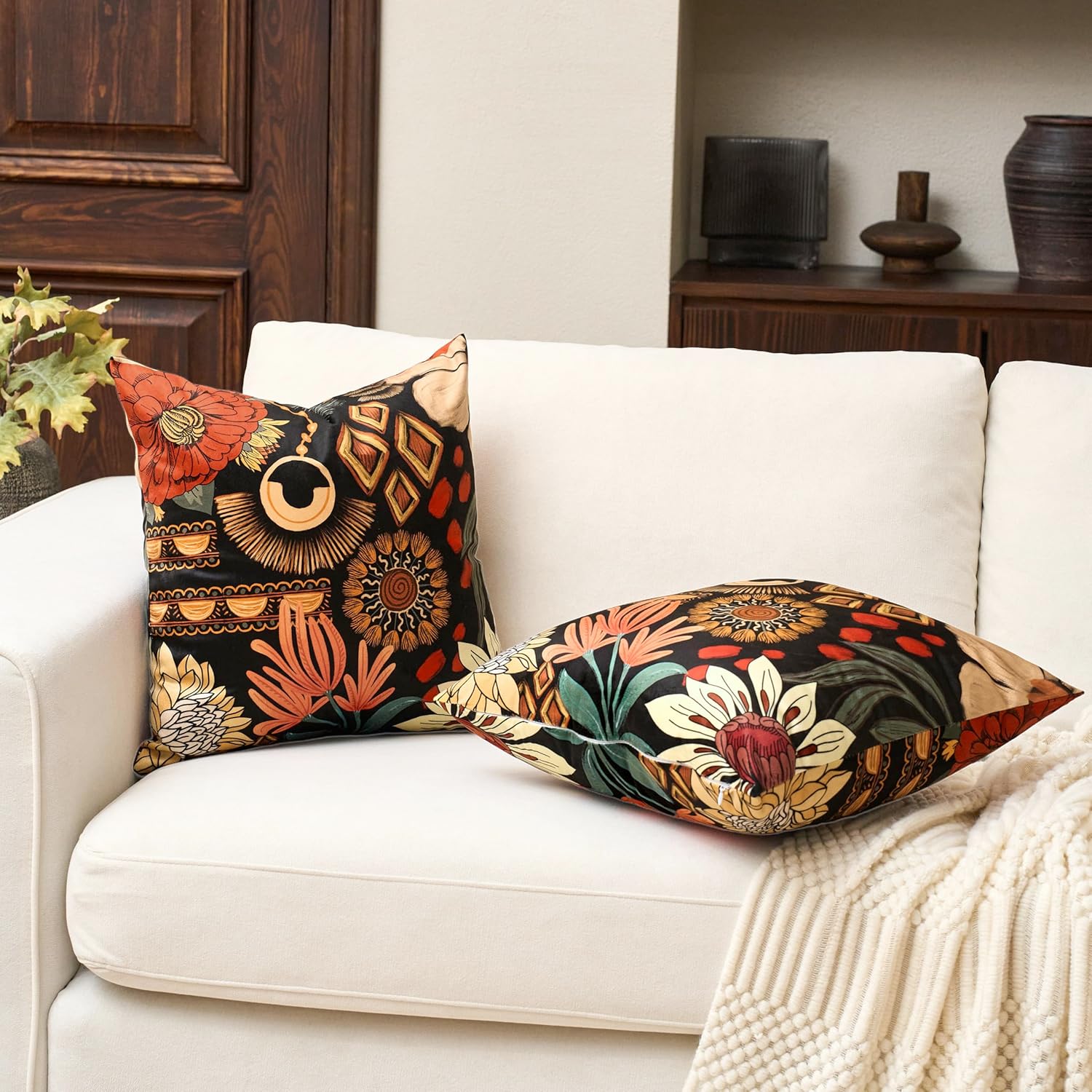 Tyrot Black Boho Floral Velvet Throw Pillow Covers Set of 2 Farmhouse Cushion Covers Mid Century Botanical Home Decor Accent Pillow Cases for Couch Sofa Living Room, Bedroom, 20x20 Inches